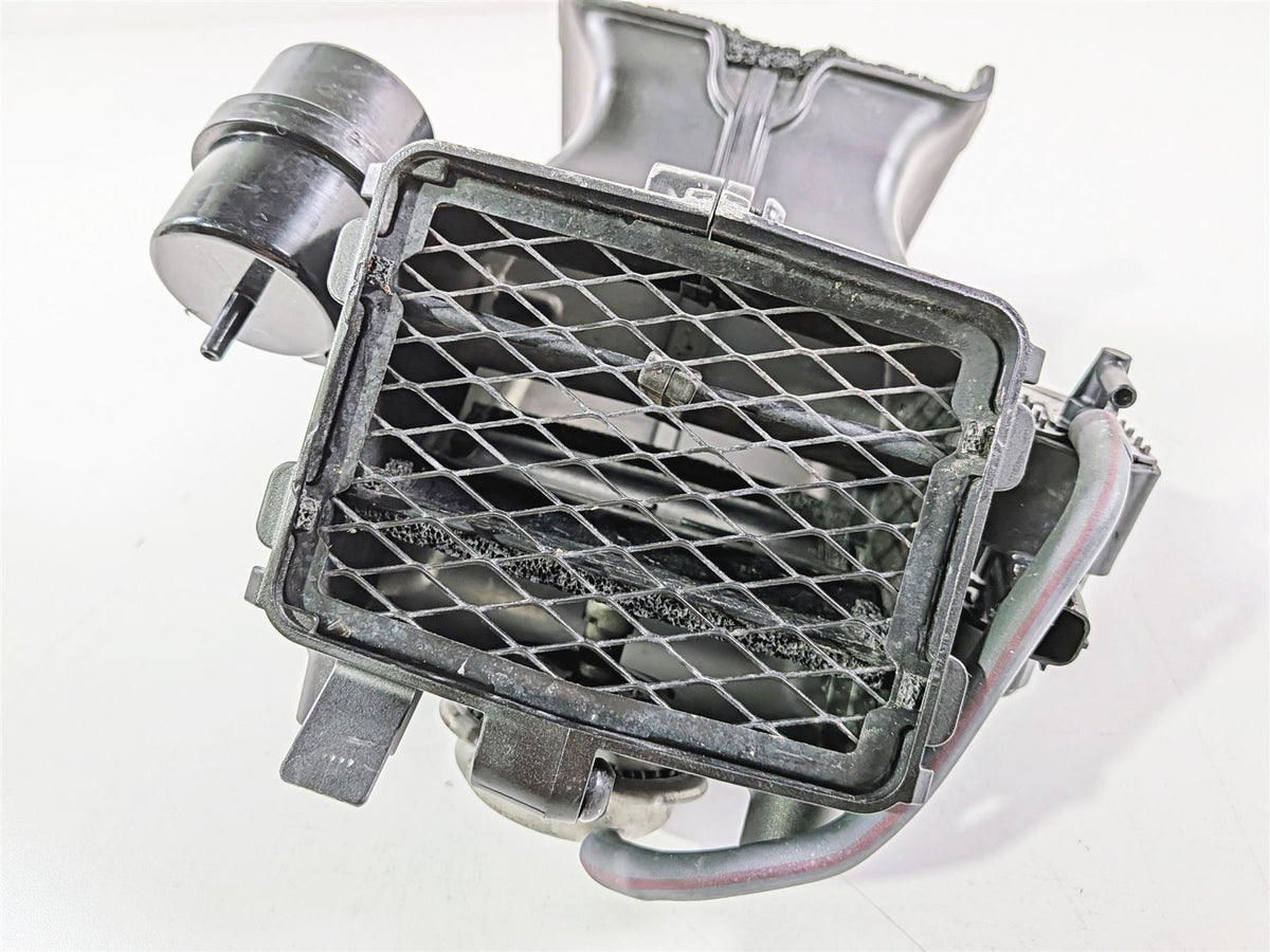 2024 Yamaha YZF R1 RN65 Front Center Air Duct Intake & Diaphragm B3L-2832E-00 {{ shop.shopifyCountryName }} - Mototech271