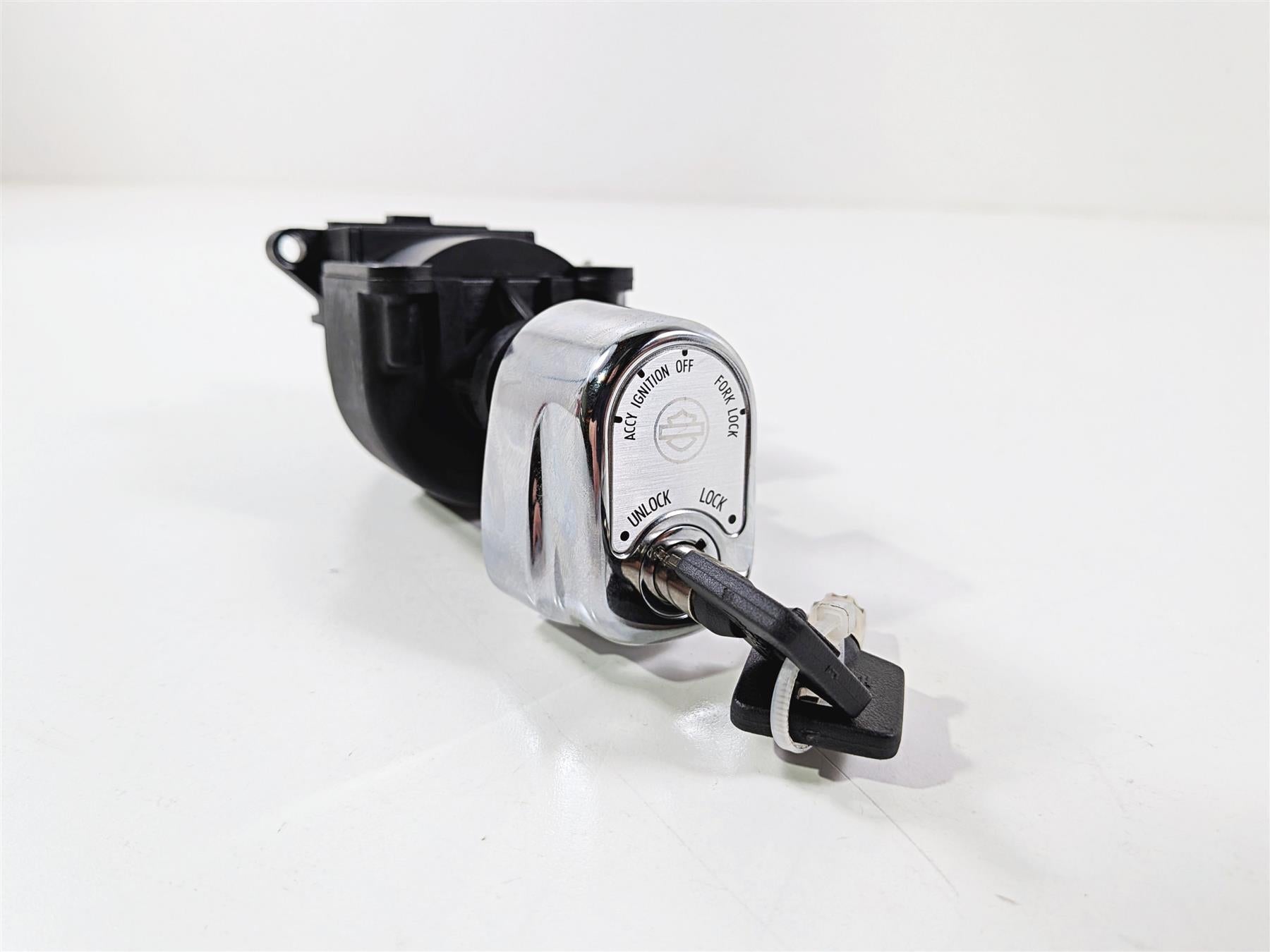2017 Harley Touring FLHXS Street Glide Ignition Switch Key Set Chrome Knob 71400013B {{ shop.shopifyCountryName }} - Mototech271