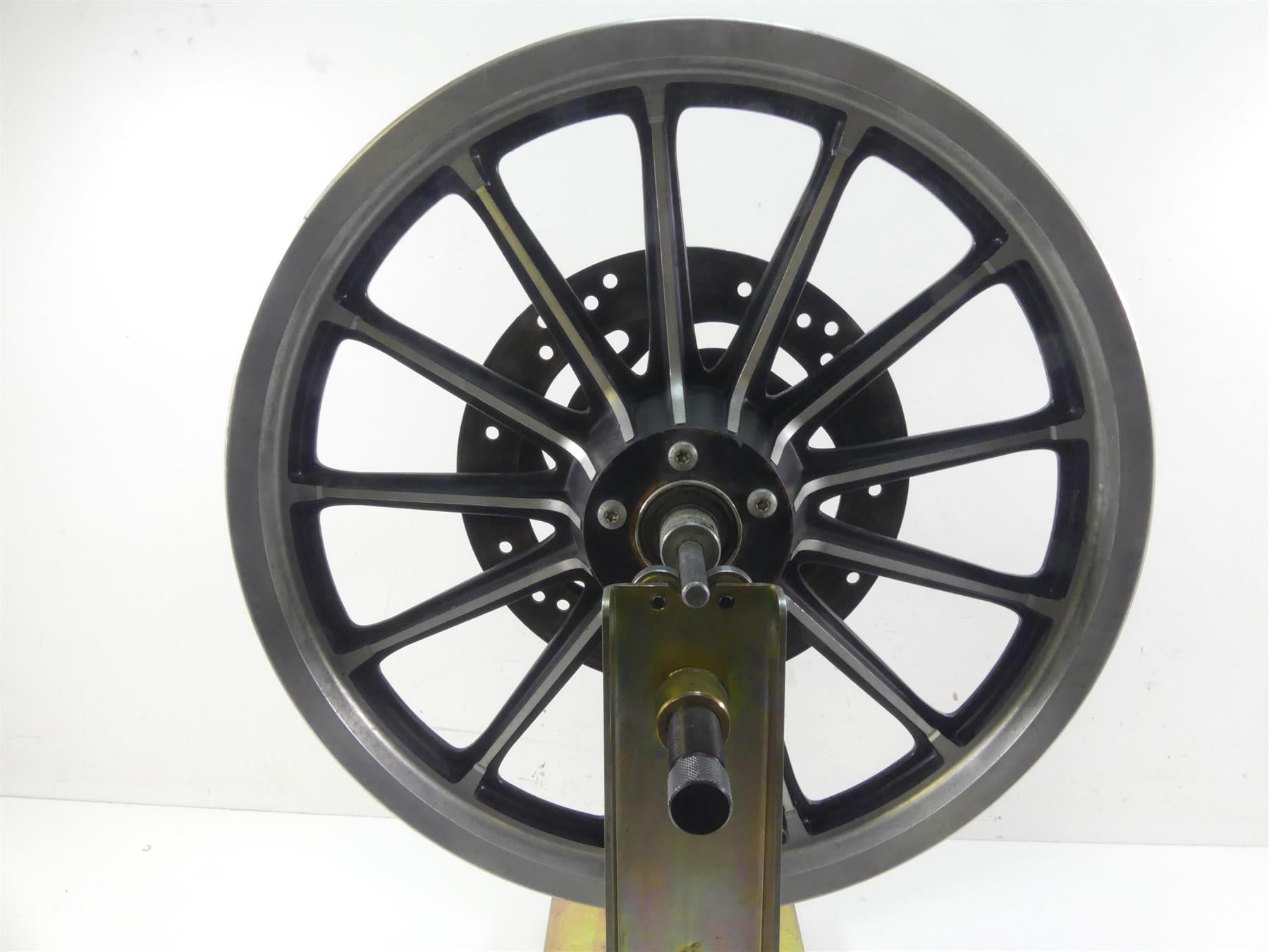 2005 Harley Dyna FXDLI Low Rider Front 13 Spoke Wheel Rim 19x2.15 43499-00 {{ shop.shopifyCountryName }} - Mototech271