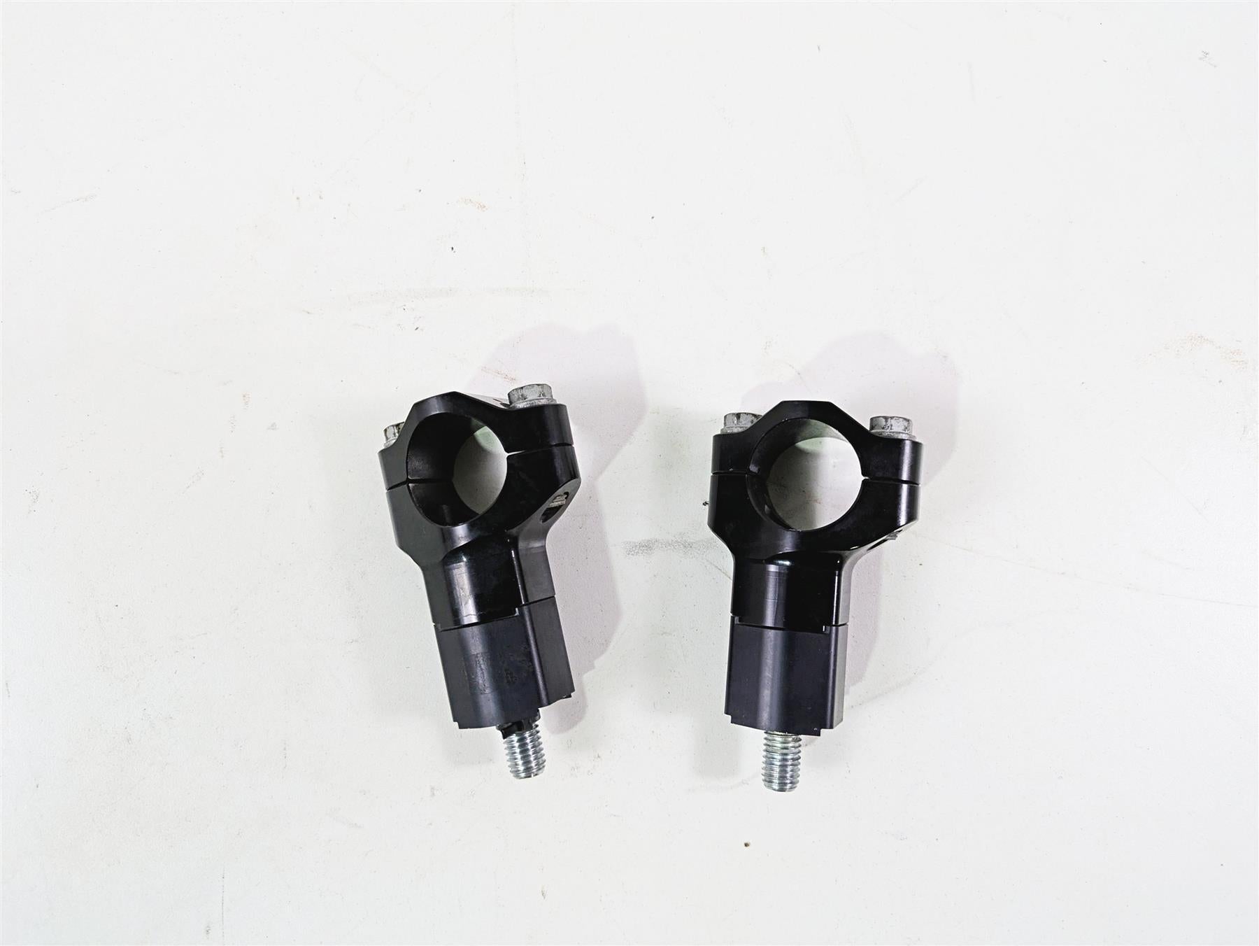 2020 KTM 1290 Super Adventure R Handlebar Riser + Extension Holder 00050000927 {{ shop.shopifyCountryName }} - Mototech271