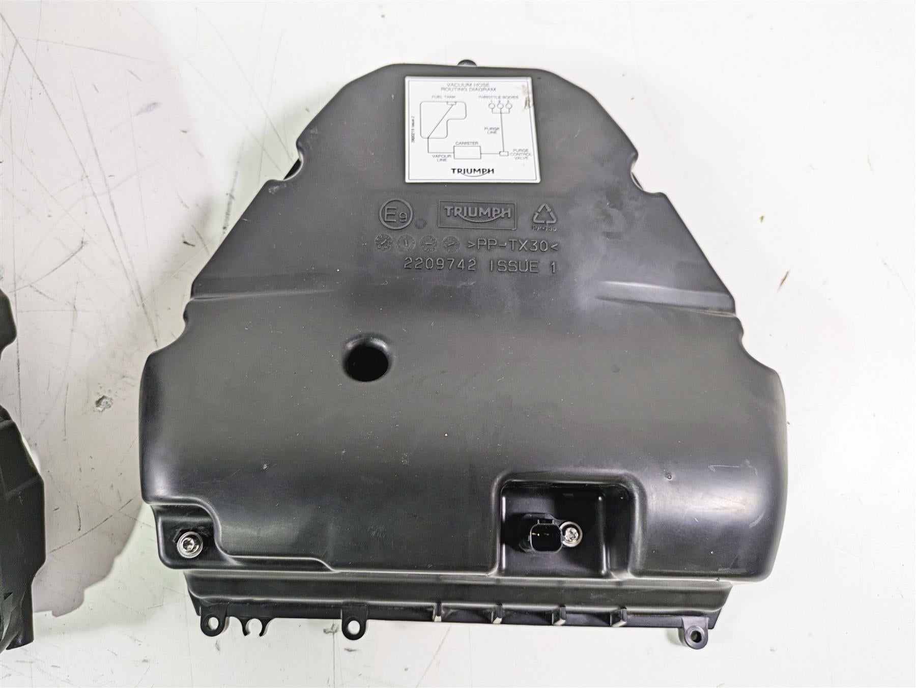 2020 Triumph Daytona 765 Moto2 Air Box Cleaner Breather Set T2209874 {{ shop.shopifyCountryName }} - Mototech271