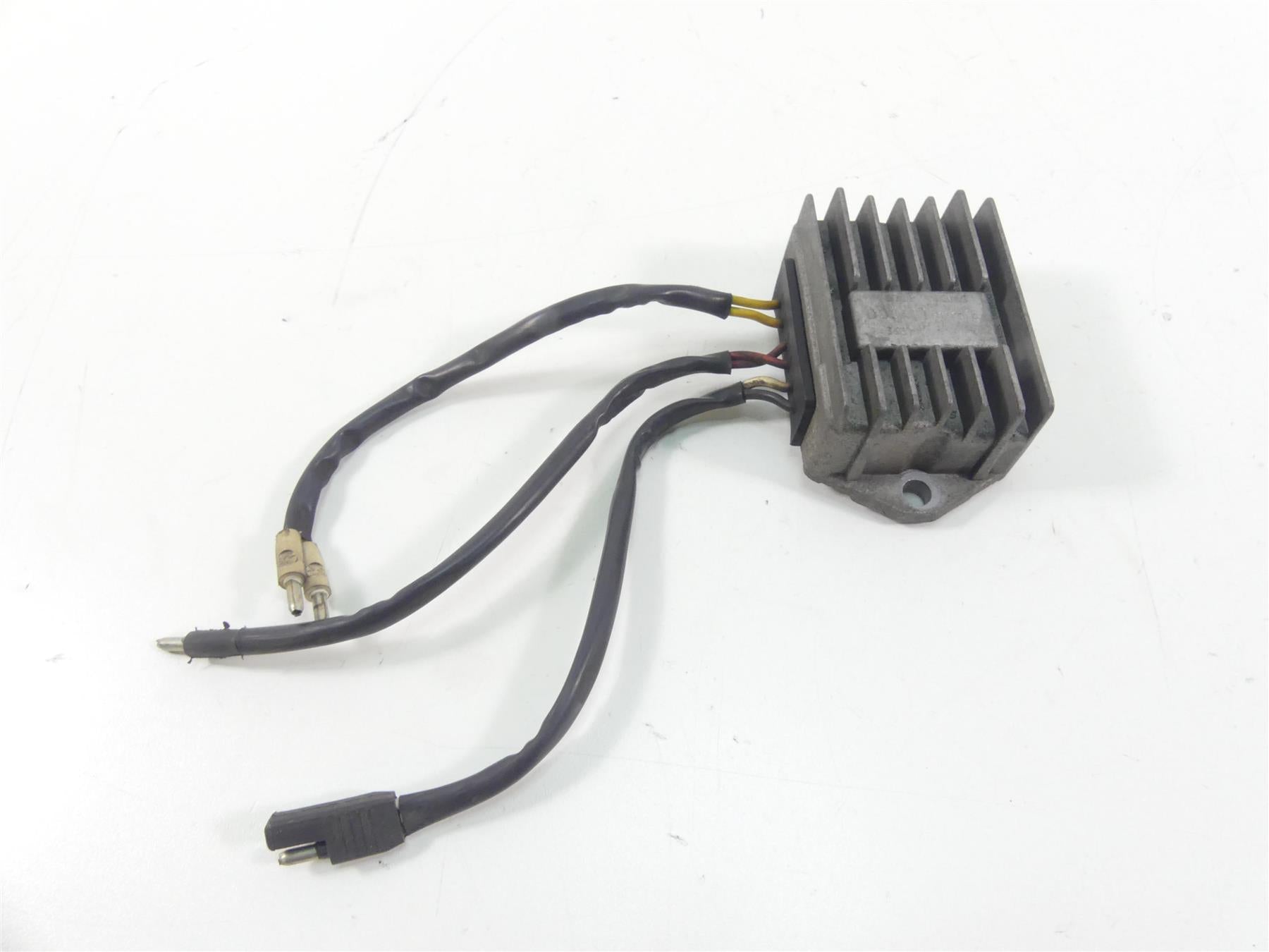 2001 Moto Guzzi California Sp 1100 Rectifier Voltage Regulator GU37703805 {{ shop.shopifyCountryName }} - Mototech271