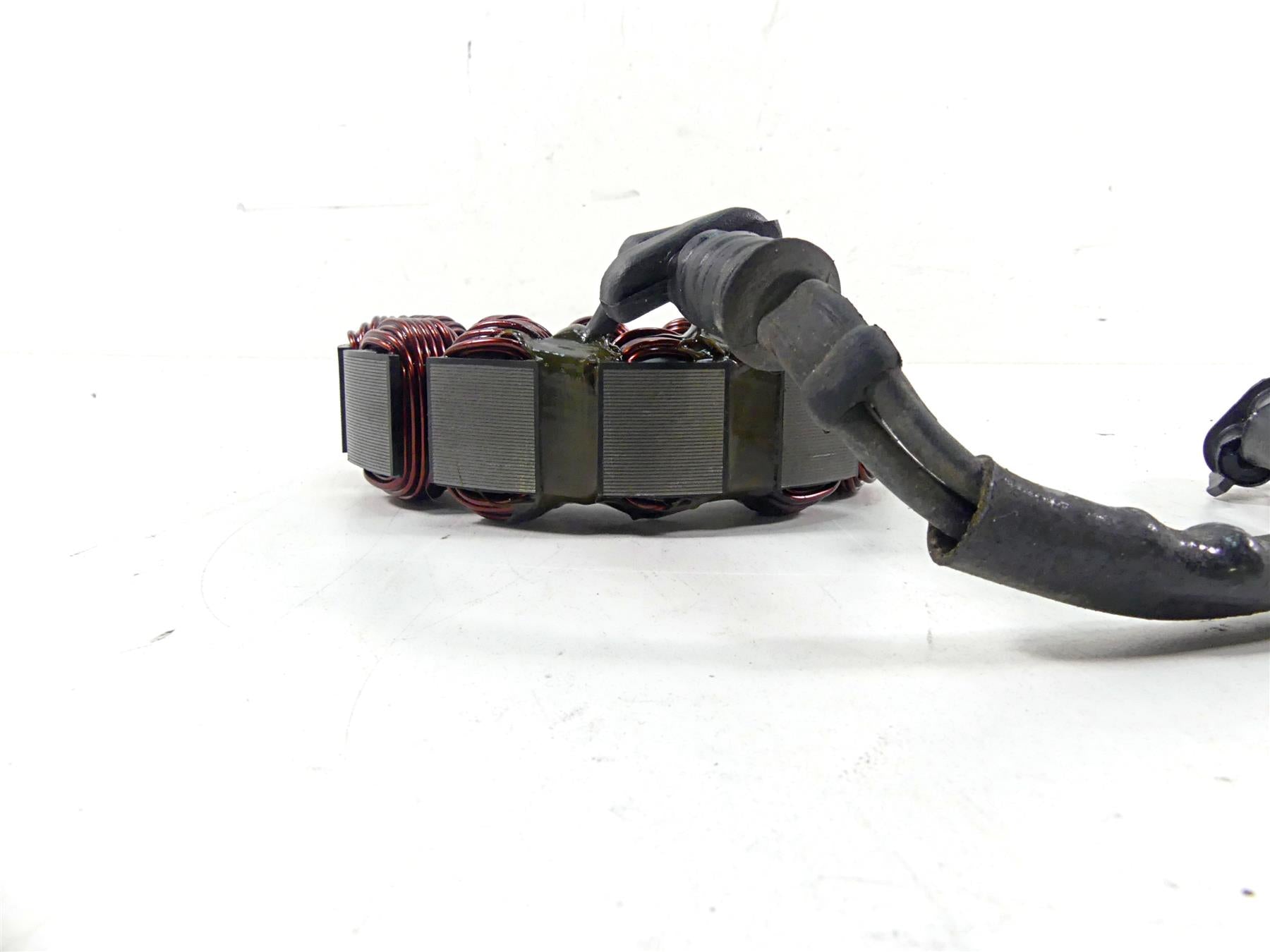 2004 Harley Touring FLHTCUI Electra Glide Stator Alternator Generator 29987-02A {{ shop.shopifyCountryName }} - Mototech271