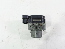 Load image into Gallery viewer, 2015 Harley Touring FLHTKL E -Glide Low Abs Brake Pump Unit Module 41100013A
