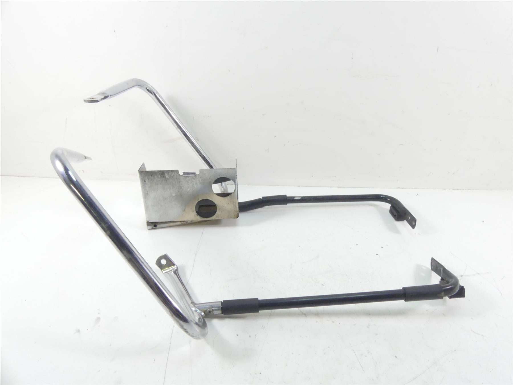 1989 Harley Touring FLTC Tour Glide Rear Saddlebag Saddle Bag Guard Set 49201-80 {{ shop.shopifyCountryName }} - Mototech271