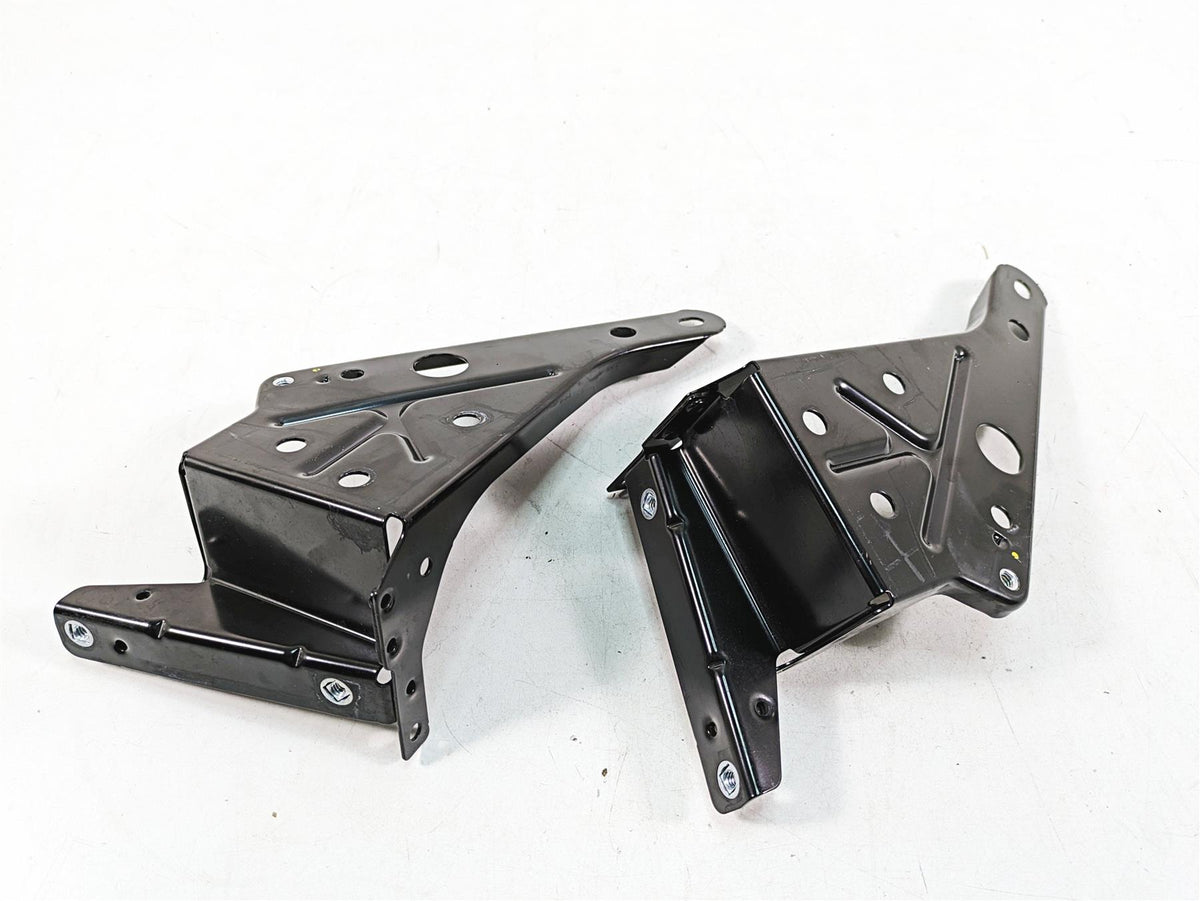 2020 Harley Touring FLHX Street Glide Front Fairing Mounting Brackets 57000170 {{ shop.shopifyCountryName }} - Mototech271