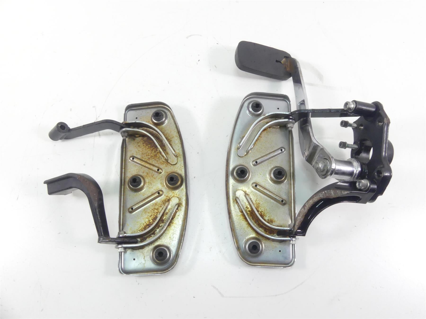 2012 Harley Touring FLHTP Electra Glide Front Rider Floor Board Set 50621-06A {{ shop.shopifyCountryName }} - Mototech271