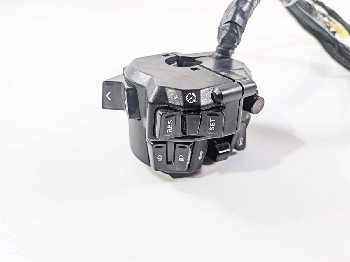 2023 Yamaha MT10 MTN1000 Left Hand Control Switch Cruise BGG-83954-00-00 {{ shop.shopifyCountryName }} - Mototech271