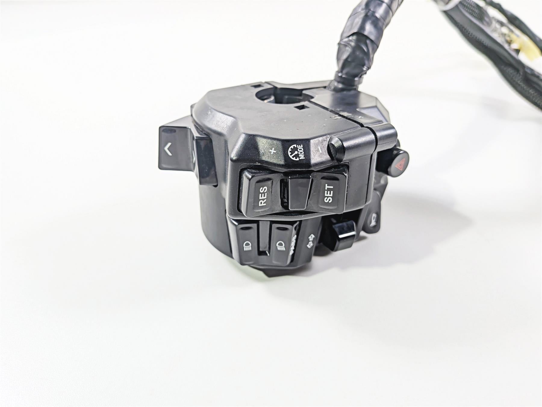 2023 Yamaha MT10 MTN1000 Left Hand Control Switch Cruise BGG-83954-00-00 {{ shop.shopifyCountryName }} - Mototech271