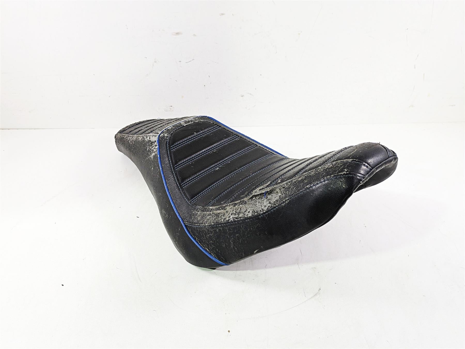 2021 Harley Softail FXST Standard C.C.Rider 2 Up Seat Saddle - Torn S07-03-BU {{ shop.shopifyCountryName }} - Mototech271