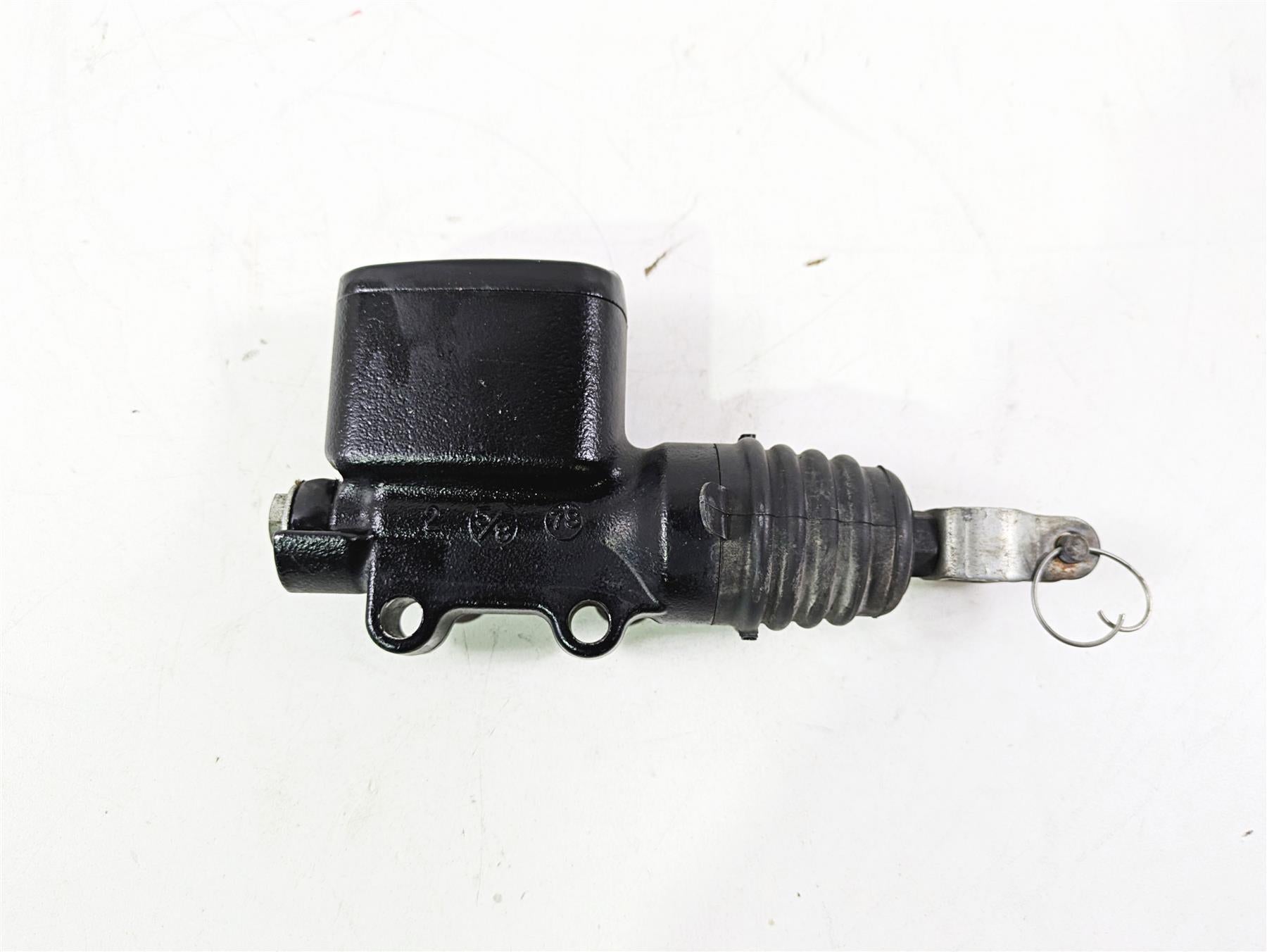 2018 Harley FXBR Softail Breakout Rear Brake Master Cylinder 5/8" 41700460 {{ shop.shopifyCountryName }} - Mototech271