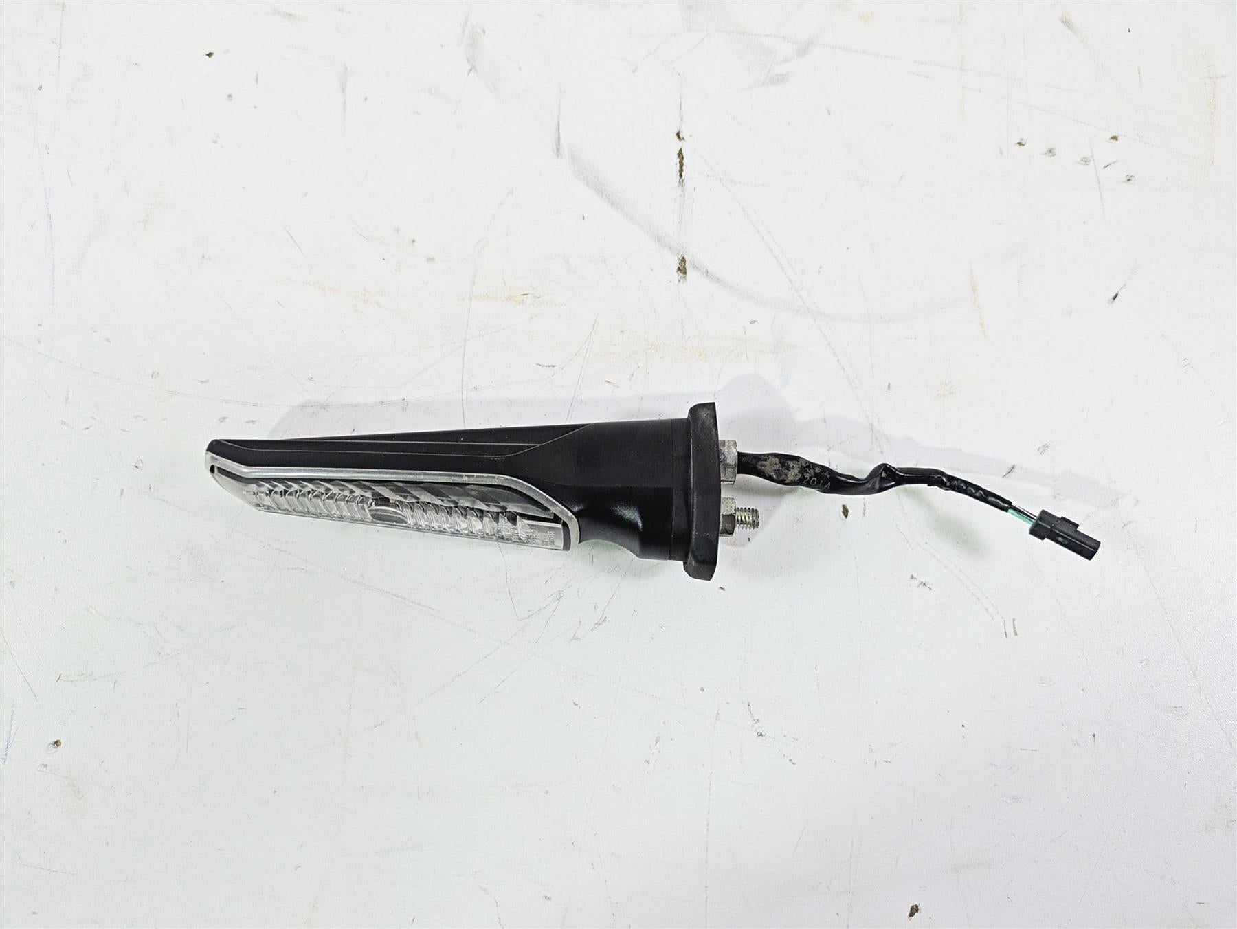 2020 Suzuki V-Strom 1050 XT Right Front Turn Signal Blinker 35601-06L00 {{ shop.shopifyCountryName }} - Mototech271
