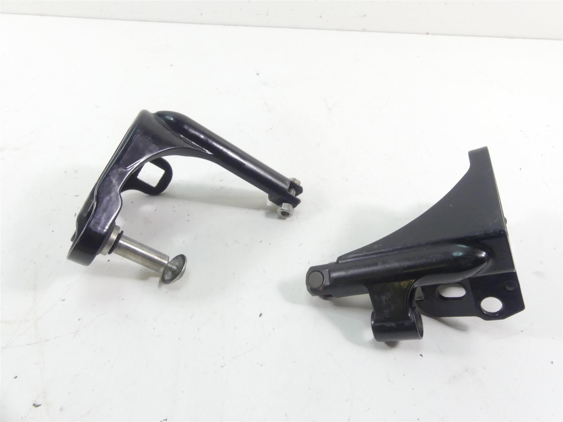 2008 Harley Softail FXSTB Night Train Rider Left Right Footpeg Mounts 33683-07A {{ shop.shopifyCountryName }} - Mototech271