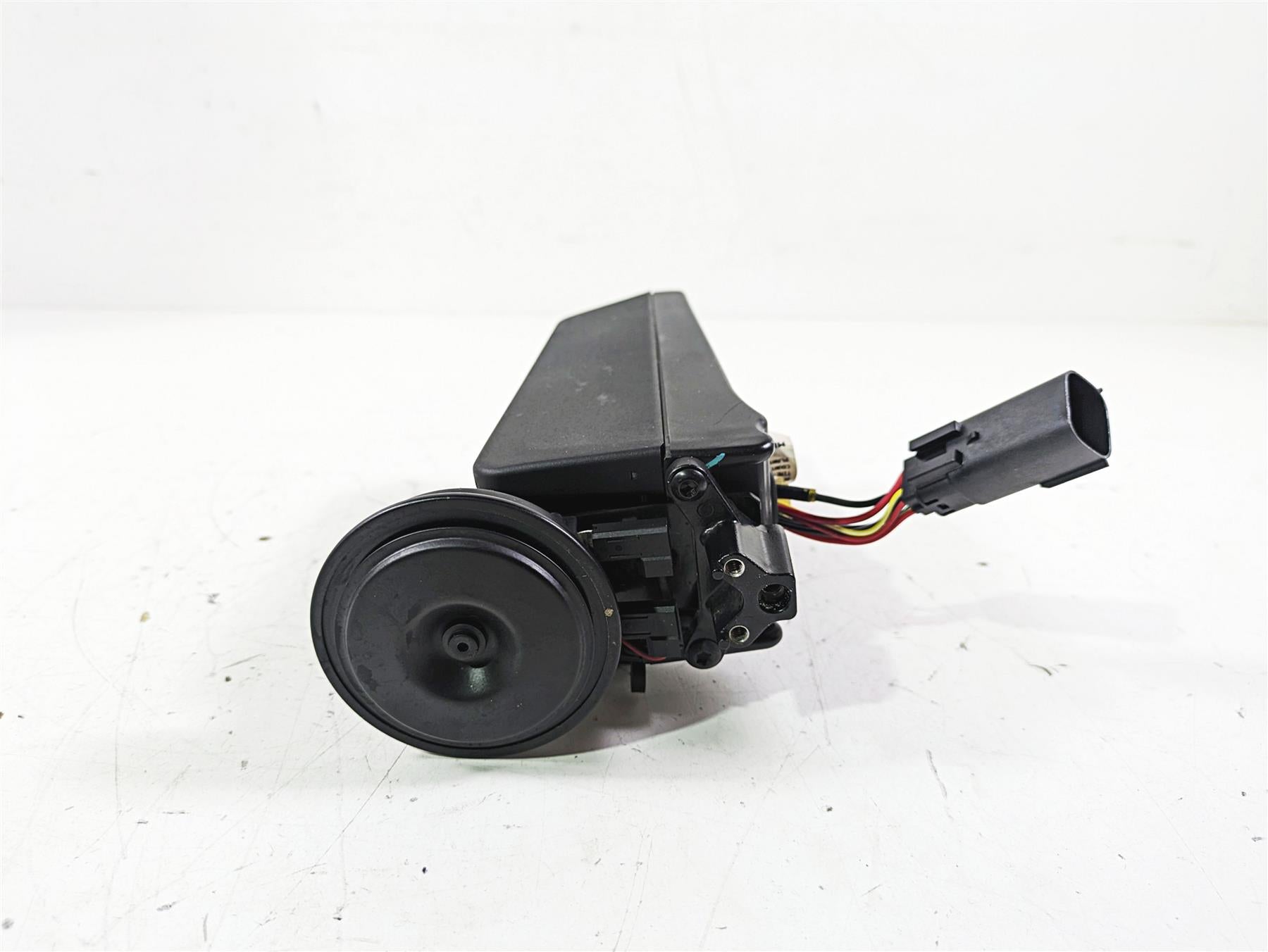 2019 Harley FLHCS Softail Heritage Horn + Box & Wiring 69201654 69000014 {{ shop.shopifyCountryName }} - Mototech271