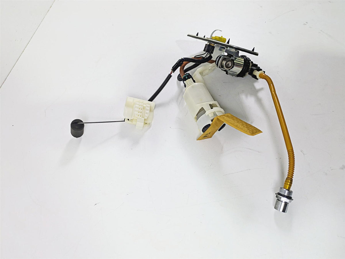 2008 Harley FXCWC Softail Rocker Fuel Gas Petrol Pump - Tested 75143-08A {{ shop.shopifyCountryName }} - Mototech271