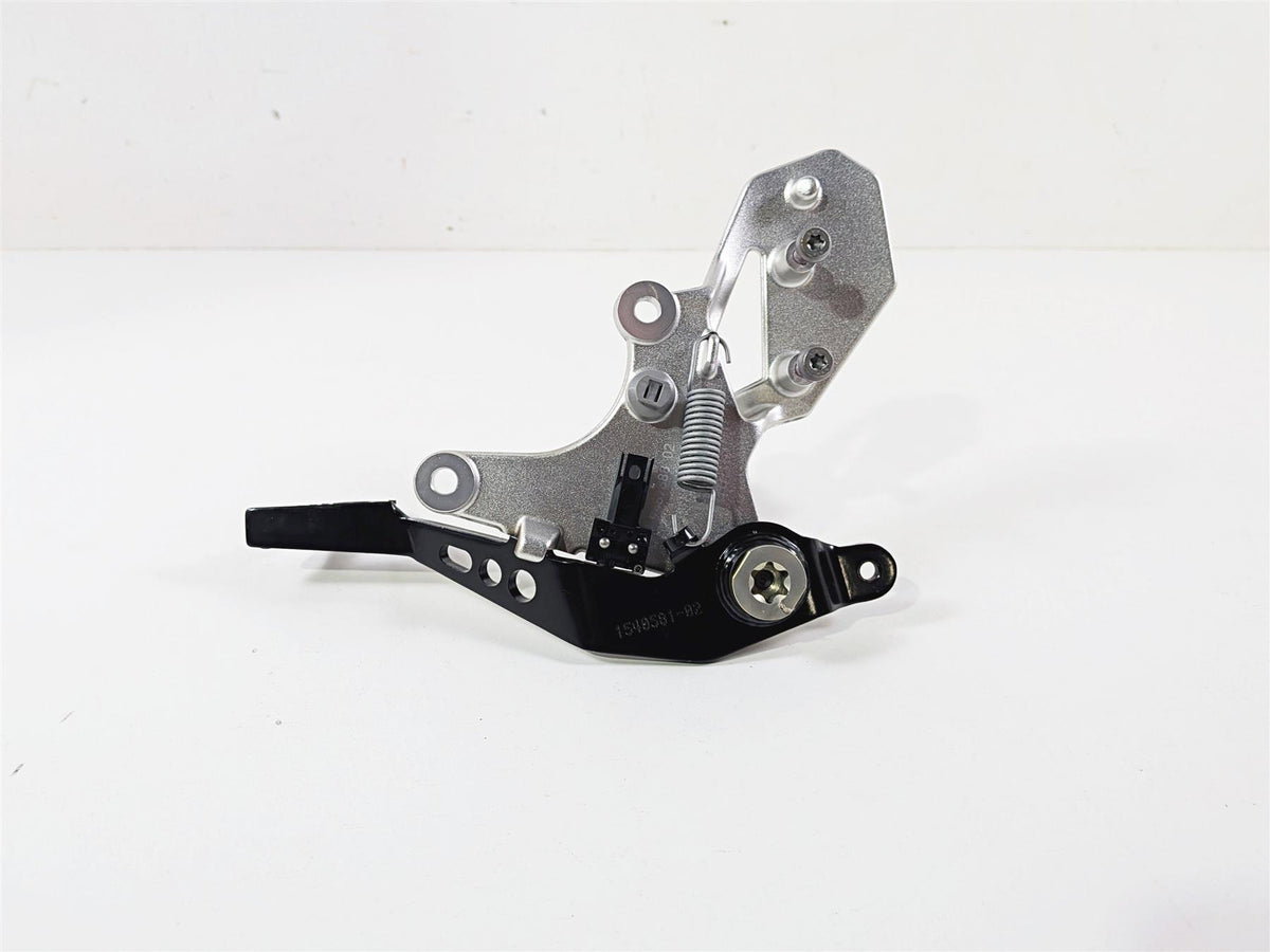 2023 BMW R nineT Scrambler K23 Right Footpeg & Brake Pedal 46719457888 {{ shop.shopifyCountryName }} - Mototech271