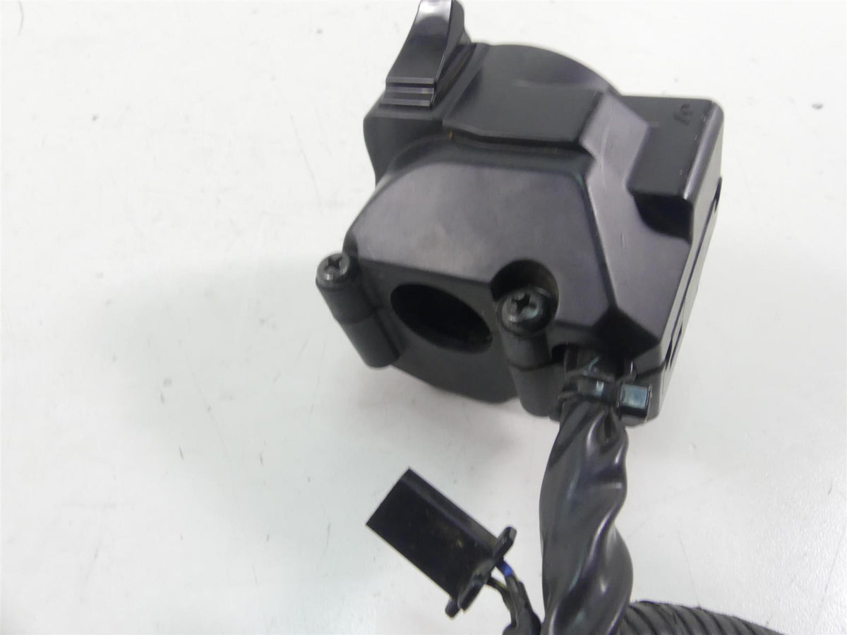 2022 Yamaha MT09 FZ09 Left Hand Turn Signal Control Switch B7N-83969-01-00 {{ shop.shopifyCountryName }} - Mototech271