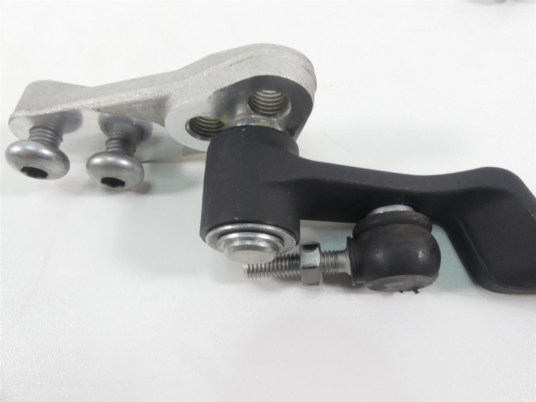 2022 Suzuki GSXR750 Shift Lever Gear Shifter & Mount + Link Arm 25600-14J10 {{ shop.shopifyCountryName }} - Mototech271