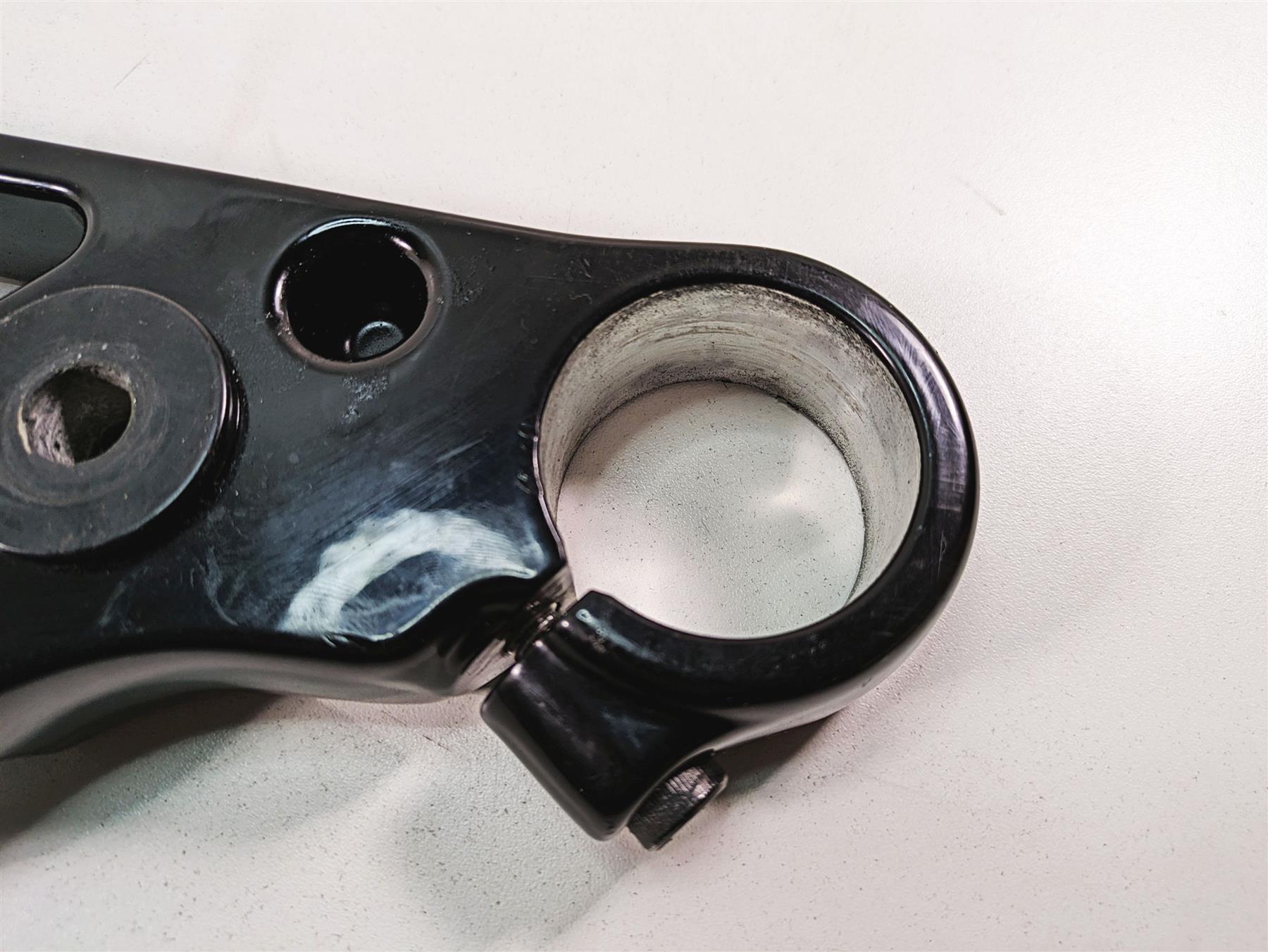 2009 Harley FXDF Dyna Fat Bob Upper Triple Tree Steering Clamp 49mm 47661-08 {{ shop.shopifyCountryName }} - Mototech271