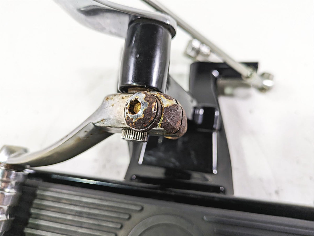 2021 Harley Softail FLSL Slim Left Floorboard & Shifter Pedal 50500738 33895-82E {{ shop.shopifyCountryName }} - Mototech271
