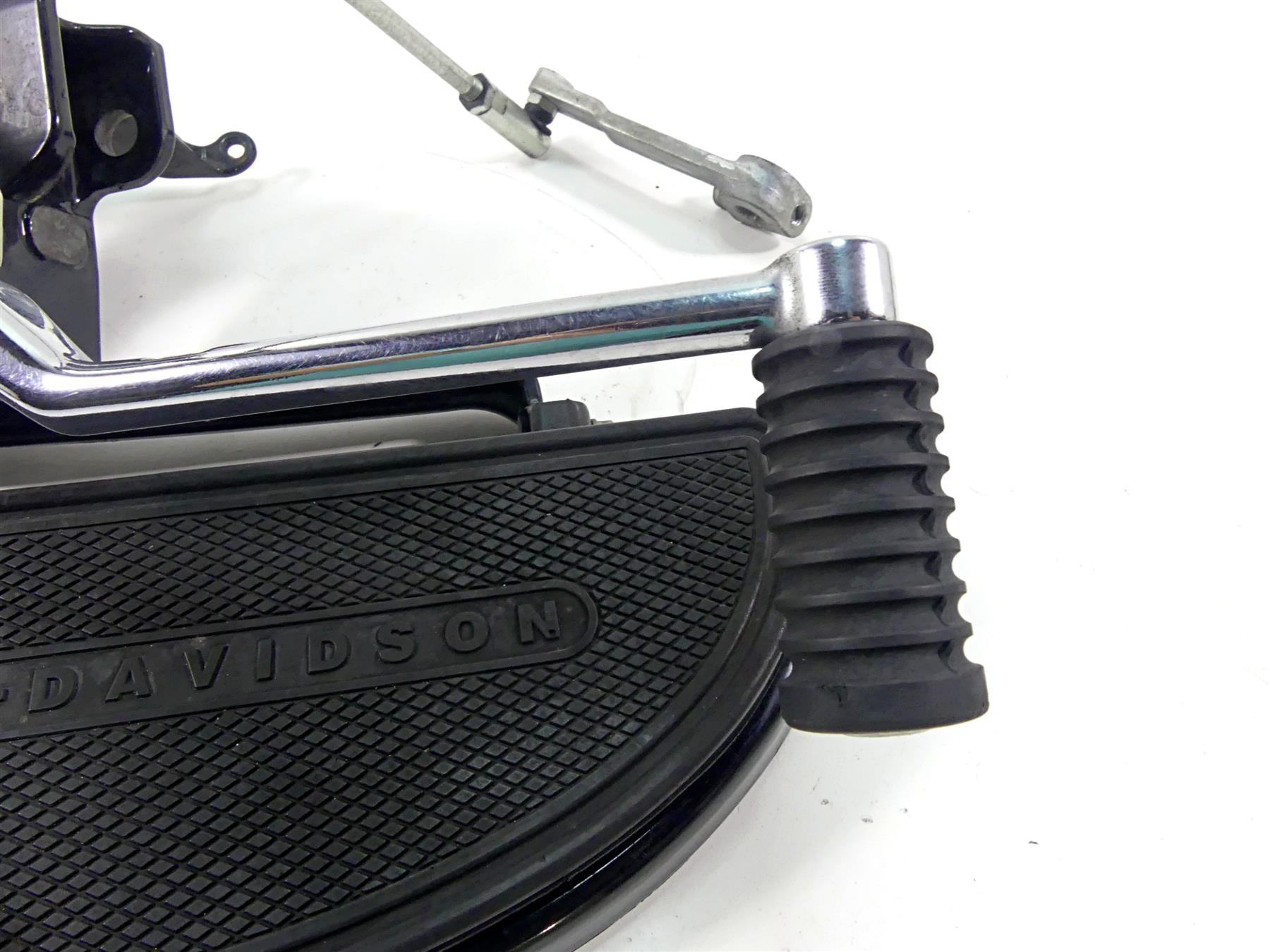 2016 Harley Softail FLS Slim Left Front Floorboard & Shifter Set 33630-07A {{ shop.shopifyCountryName }} - Mototech271