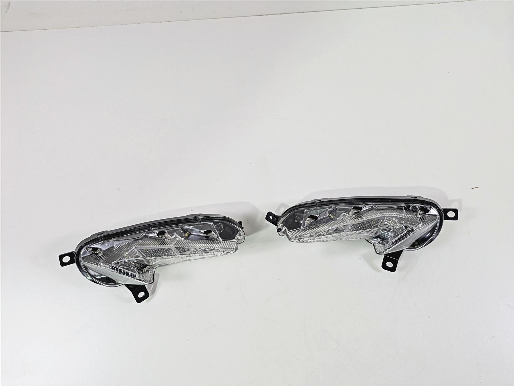 2023 Suzuki GSX1300 RR Hayabusa Front Turn Signal Indicator Set Read 35601-10L02 {{ shop.shopifyCountryName }} - Mototech271