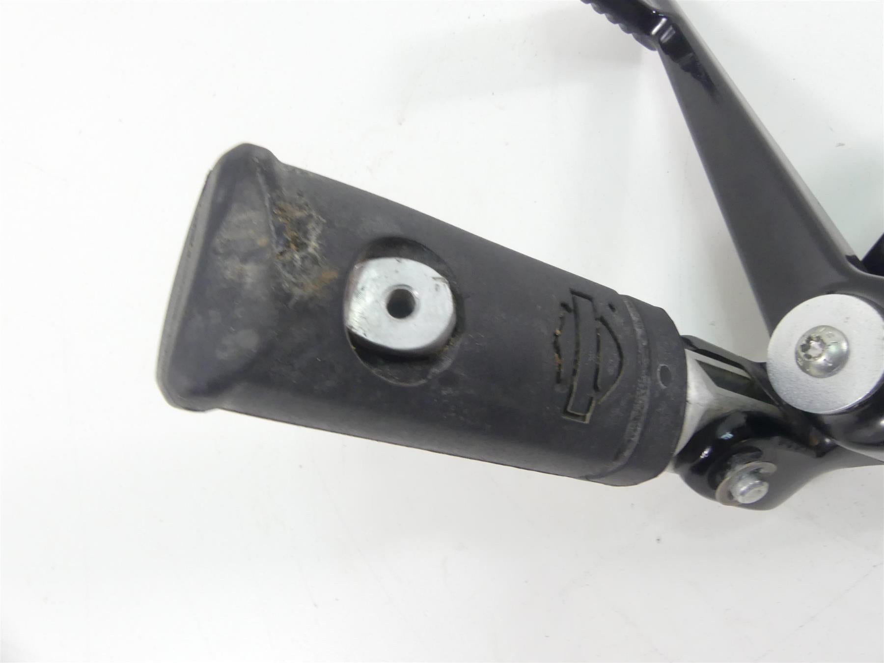2022 Harley Softail FXBBS Street Bob Right Footpeg Brake Pedal Set 50500601 {{ shop.shopifyCountryName }} - Mototech271