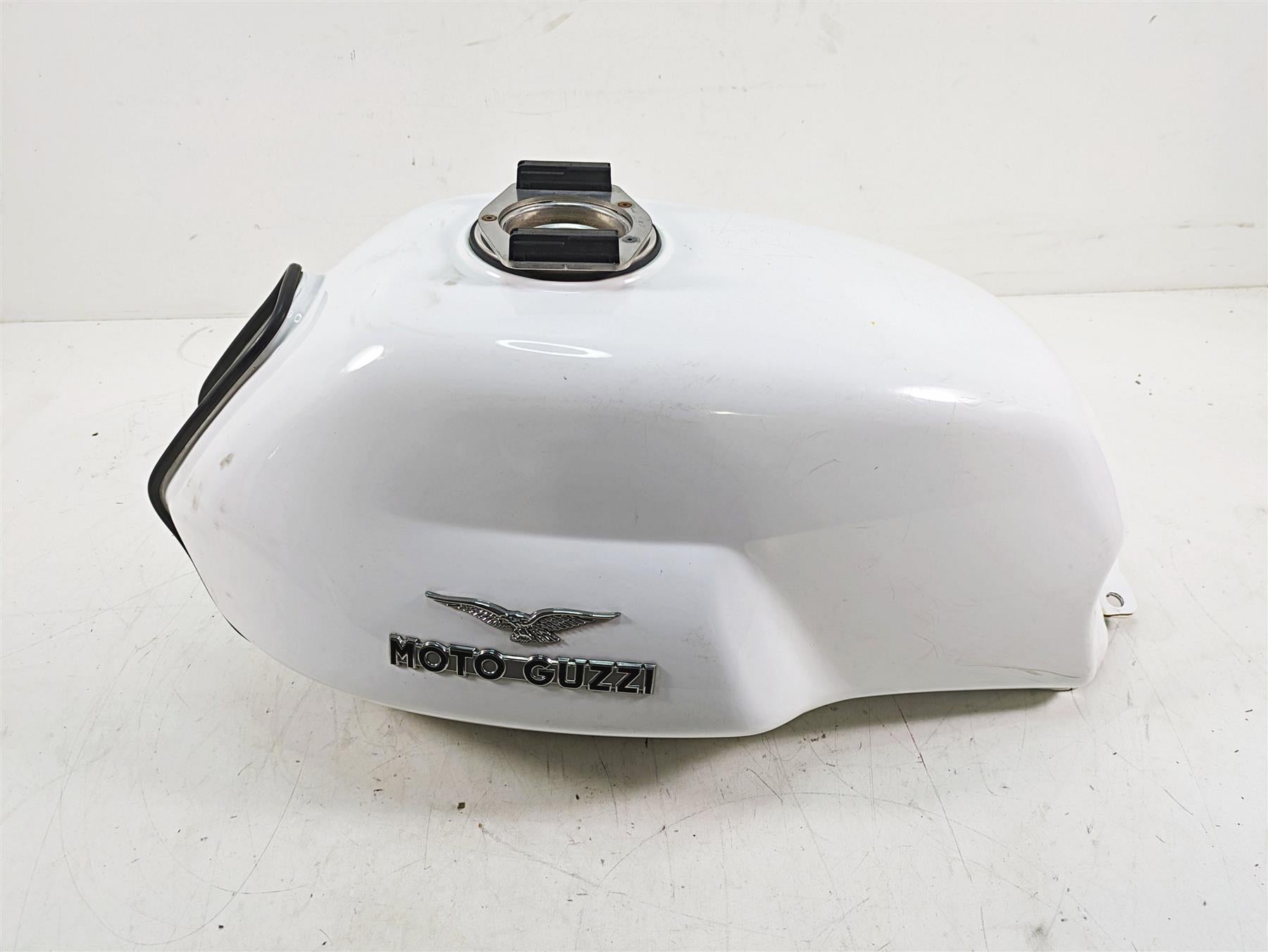2013 Moto Guzzi V7 750 Stone White Fuel Gas Petrol Tank 887944 {{ shop.shopifyCountryName }} - Mototech271