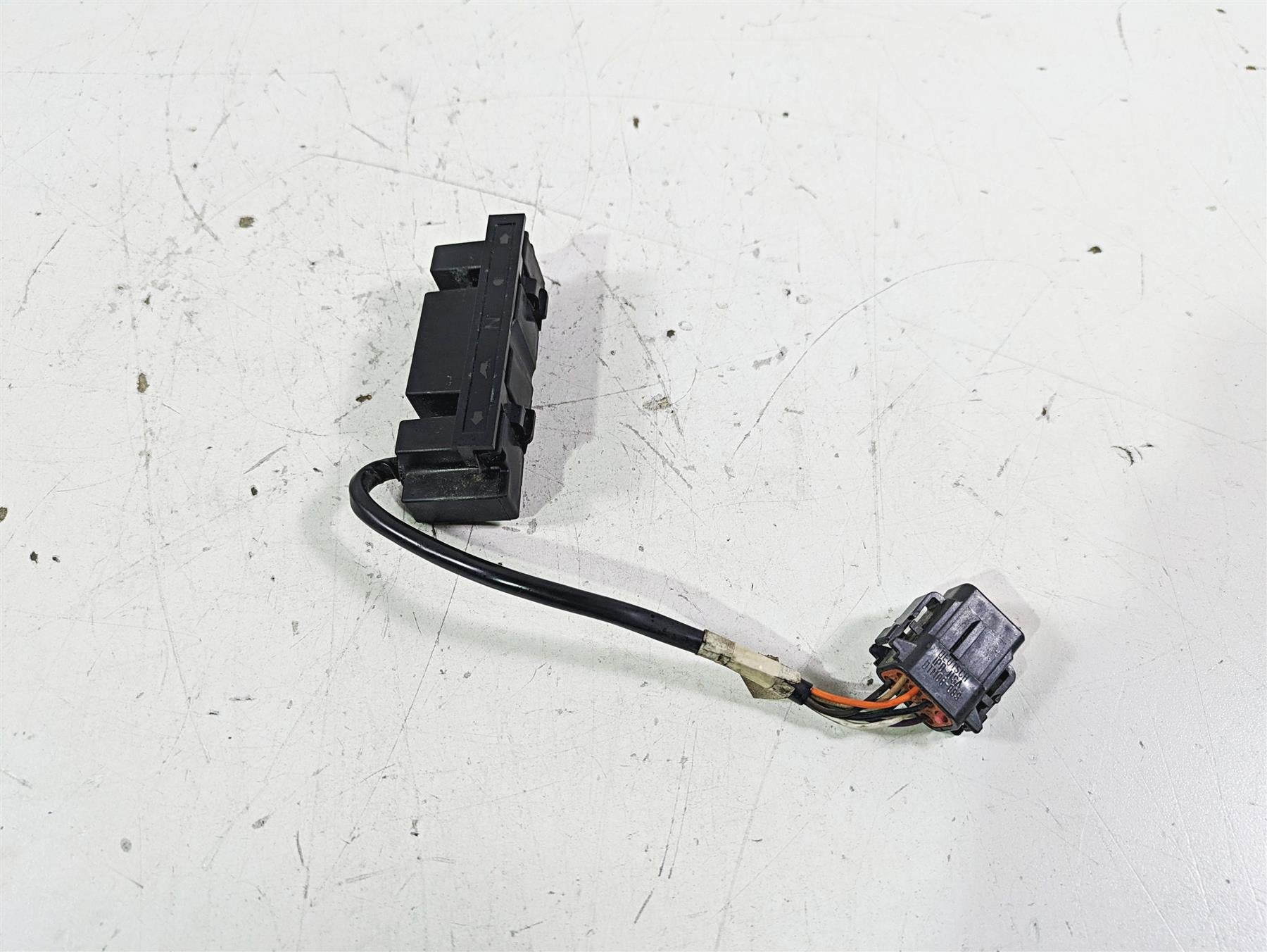 2005 Harley Softail FLSTFSE CVO Fat Boy Instrument Indicator Lights 68113-99C {{ shop.shopifyCountryName }} - Mototech271