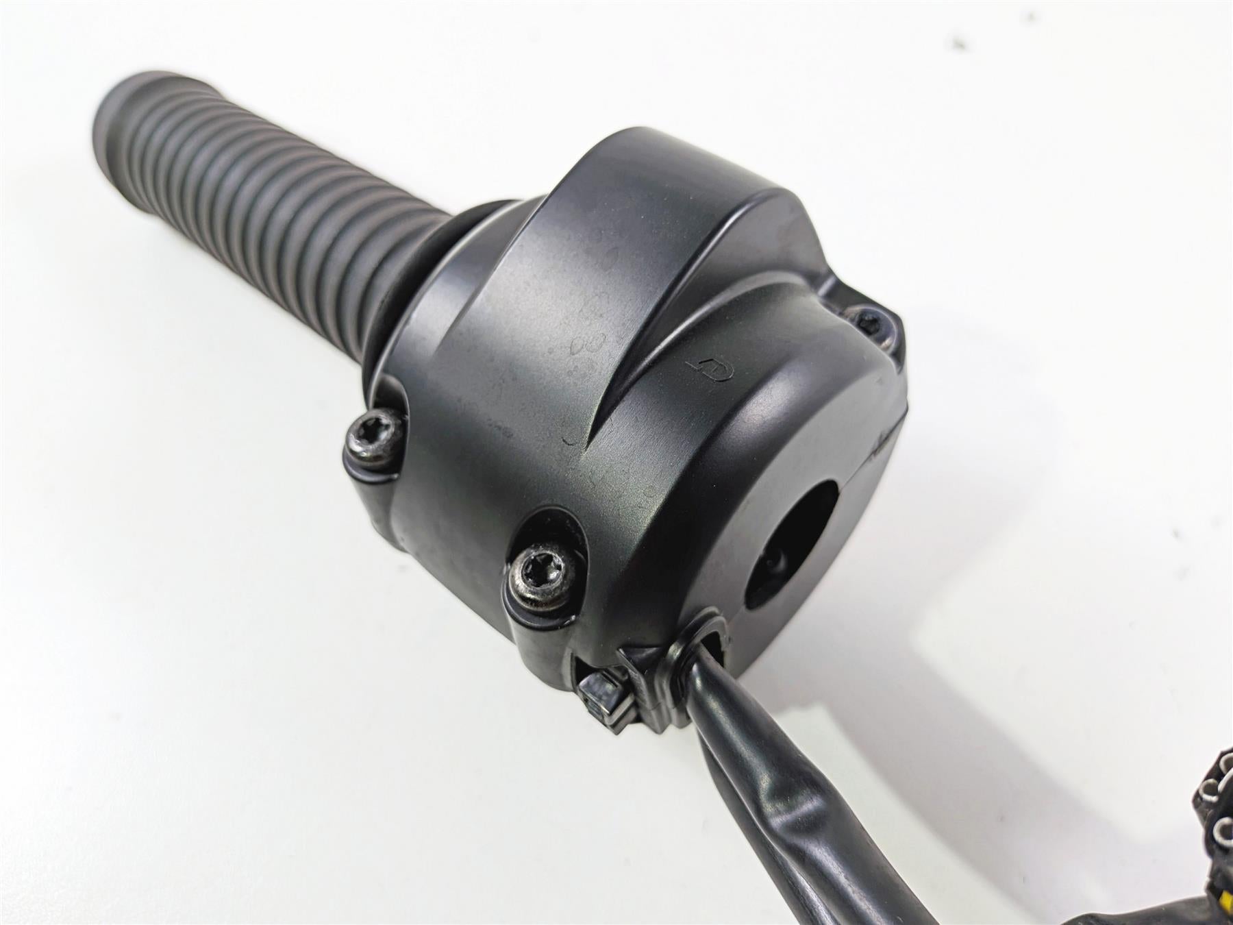 2021 Indian Scout 1200 Right Hand Control Switch Start Kill 395miles 4014450 {{ shop.shopifyCountryName }} - Mototech271