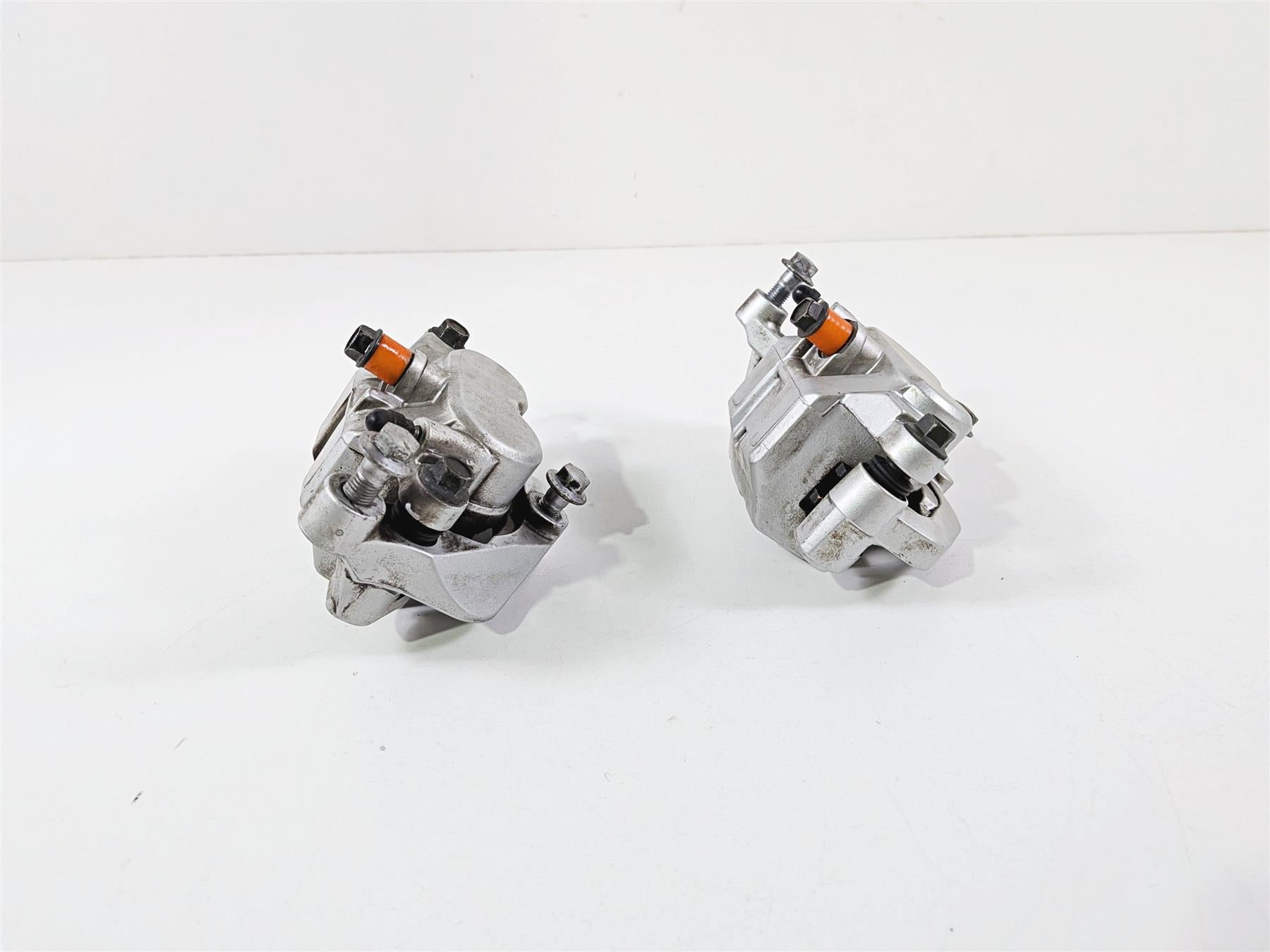 2006 Yamaha XVZ1300 Royal Star Front Brake Calipers 4WM-2580T-01 4WM-2580U-01 {{ shop.shopifyCountryName }} - Mototech271