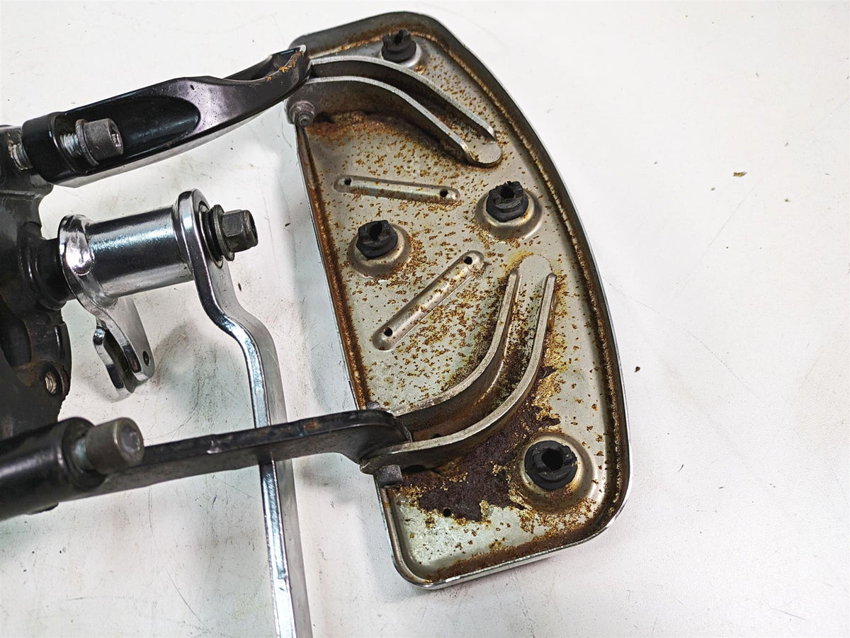 2009 Harley Touring FLHTCU Electra Glide Front Floorboard Pedal Set 33895-82E {{ shop.shopifyCountryName }} - Mototech271