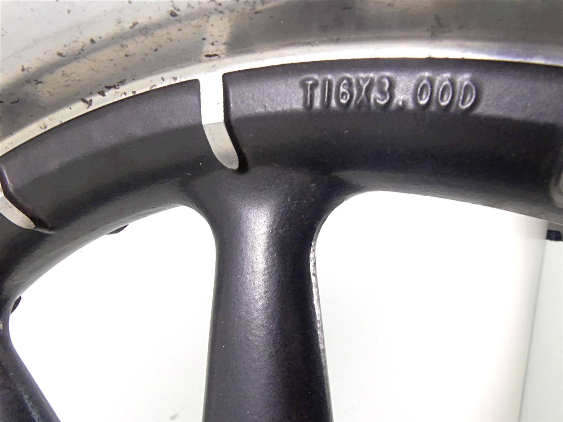2004 Harley Touring FLHTCUI Electra Glide Rear Wheel Rim 16x3 43402-00B {{ shop.shopifyCountryName }} - Mototech271