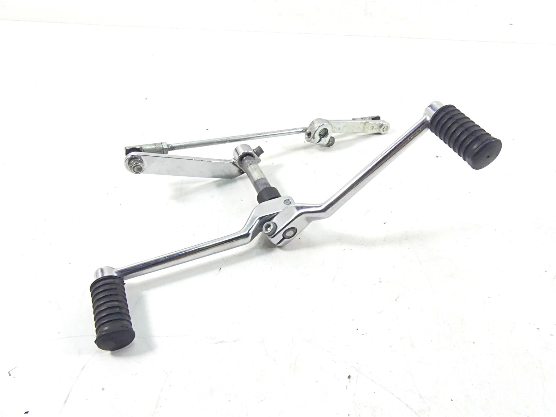 2004 Harley Touring FLHTCUI Electra Glide Shifter Shift Lever Set 33895-82E {{ shop.shopifyCountryName }} - Mototech271