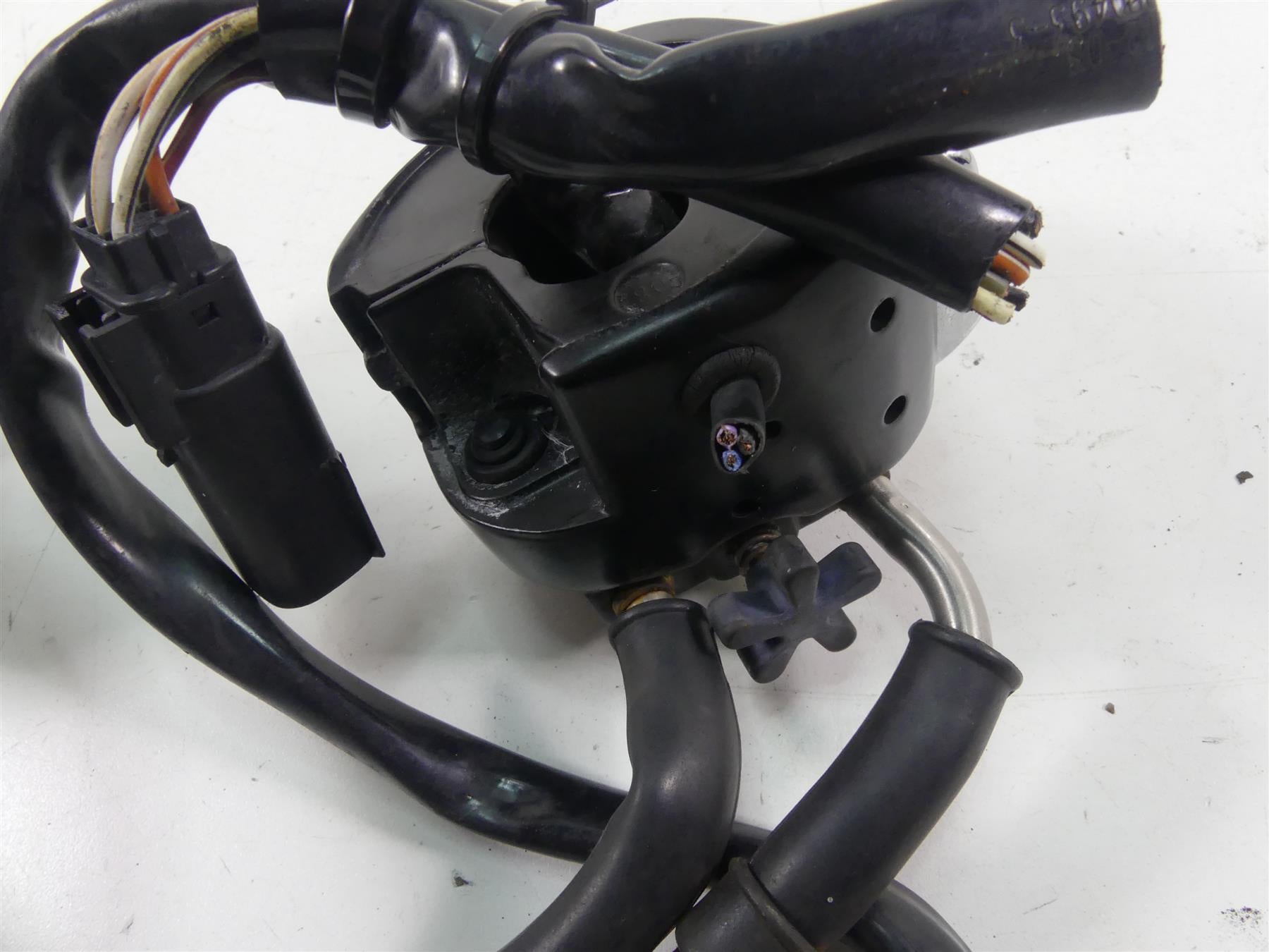 2008 Harley FXCWC Softail Rocker C Left Right Hand Control Switch Set 71682-06A {{ shop.shopifyCountryName }} - Mototech271