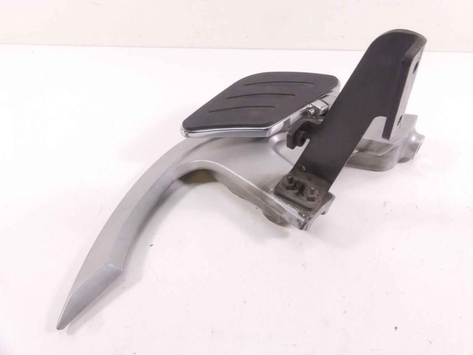 2010 Victory Vision Tour Left Rear Passenger Floor Foot Board & Mount 5135905 {{ shop.shopifyCountryName }} - Mototech271