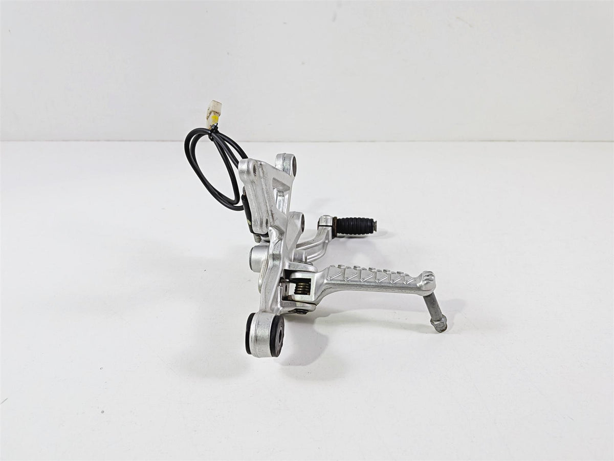 2014 Aprilia RSV4 RR Factory Right Front Foot Peg & Brake Pedal 858786 858785 {{ shop.shopifyCountryName }} - Mototech271