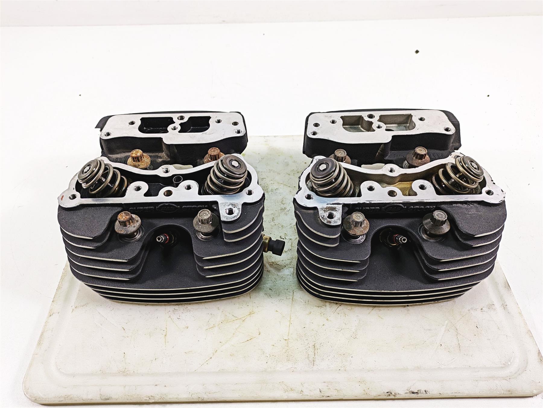 S&S Cycle Super Stock Twin Cam Cylinder Head Set 90-1050R-S F00404 {{ shop.shopifyCountryName }} - Mototech271