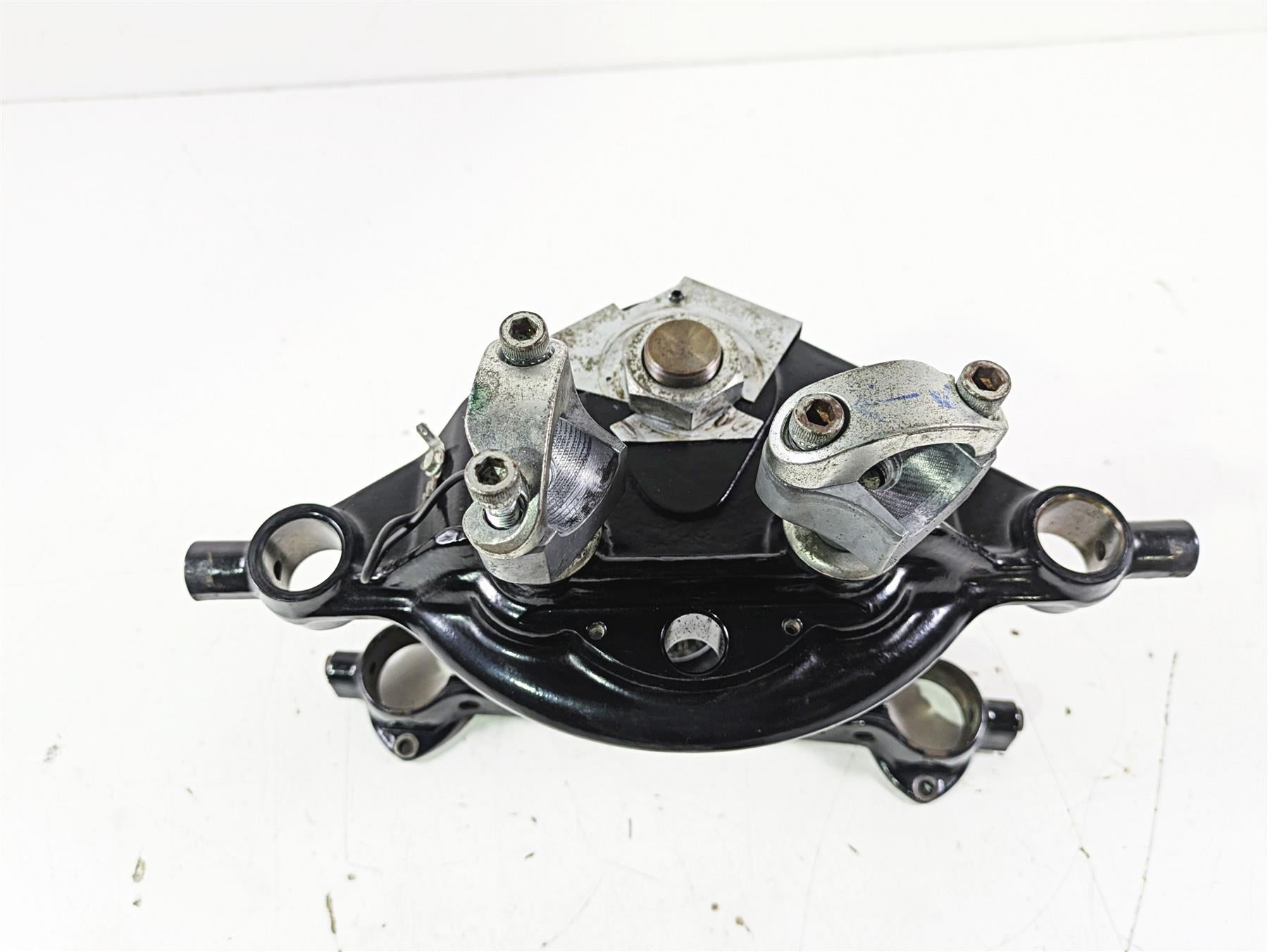 2003 Harley Touring FLHTCUI E-Glide 100th Upper Lower Triple Tree Set 45446-87A {{ shop.shopifyCountryName }} - Mototech271