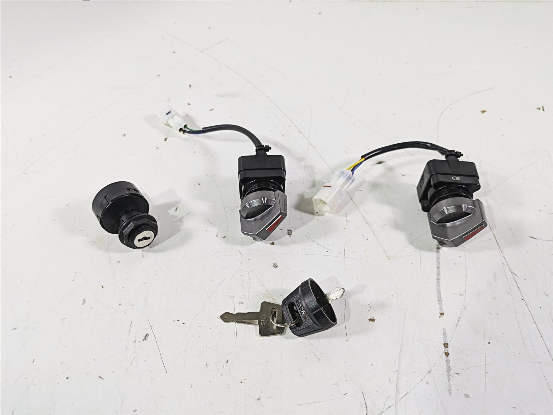 2022 Yamaha YXZ1000 R Ignition Light Awd Switch Set 1XD-H2510-10-00 {{ shop.shopifyCountryName }} - Mototech271