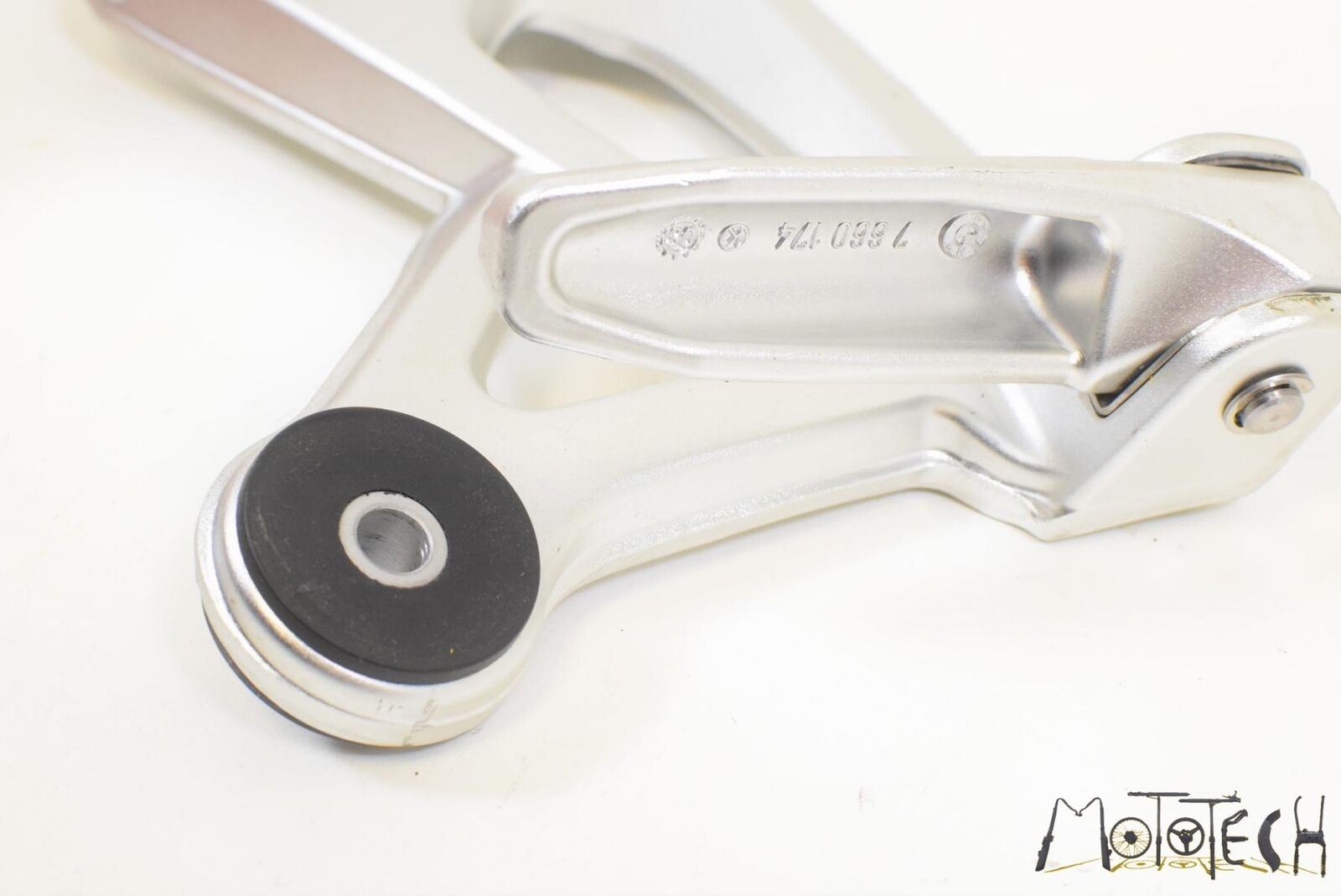 2006 BMW K1200S K1200 S K40 Rear NICE Passenger Footpeg Rest SET 46717660170 {{ shop.shopifyCountryName }} - Mototech271