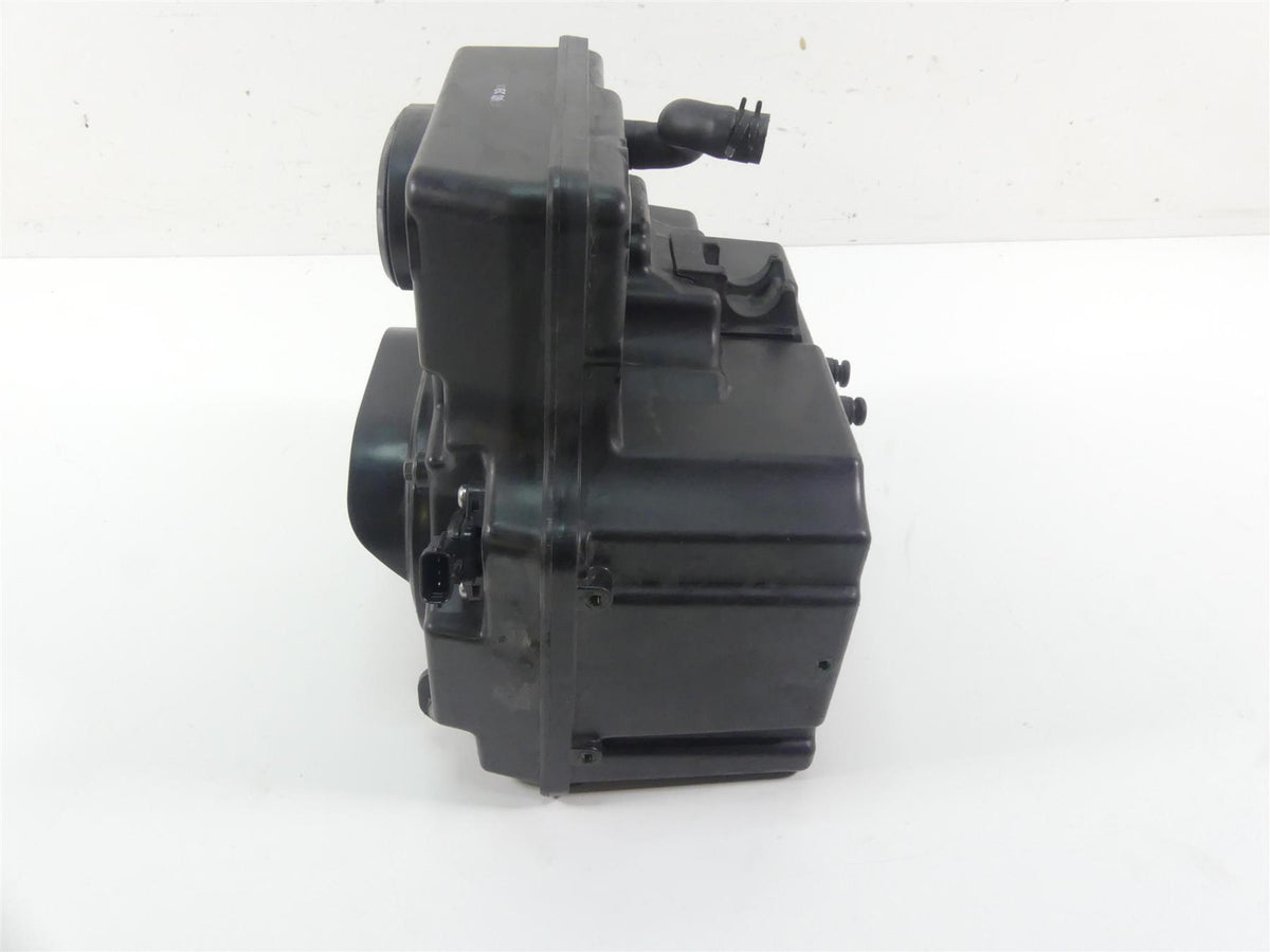 2013 Triumph Rocket 3 Touring Center Air Box Cleaner Breather Filter T2202200 {{ shop.shopifyCountryName }} - Mototech271
