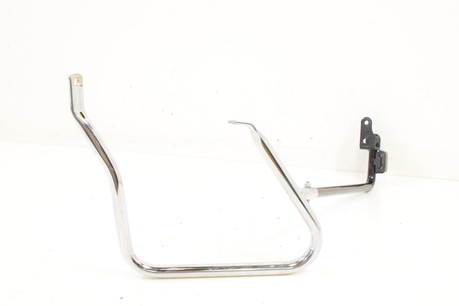 2016 Harley Touring FLHTCU Electra Glide Right Side Saddlebag Guard Bar 90200499 {{ shop.shopifyCountryName }} - Mototech271