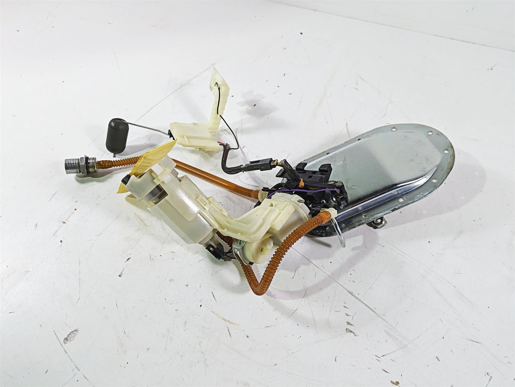 2012 Harley FLD Dyna Switchback Fuel Gas Petrol Pump - READ 75218-04D {{ shop.shopifyCountryName }} - Mototech271