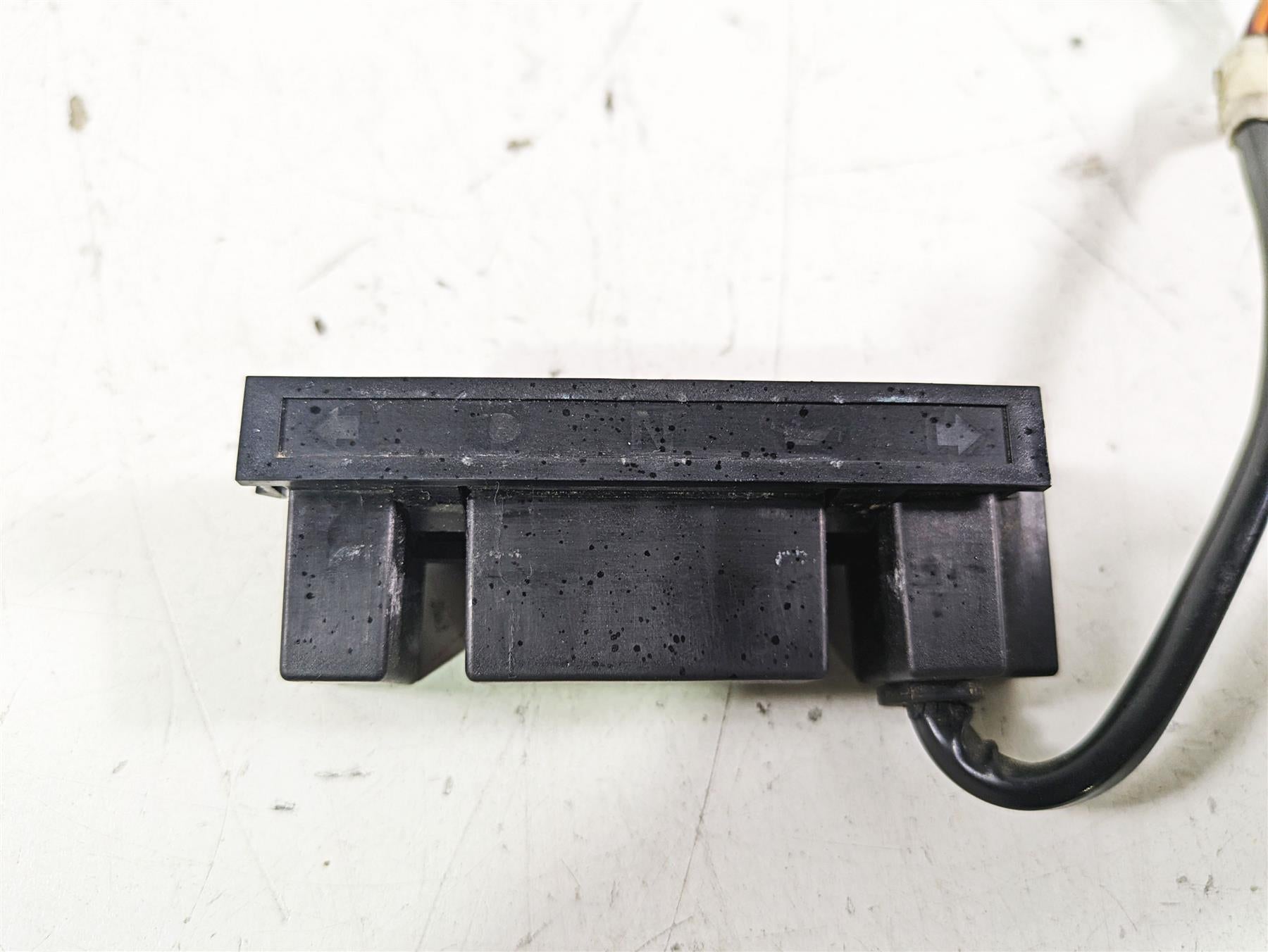 2005 Harley Softail FLSTFSE CVO Fat Boy Instrument Indicator Lights 68113-99C {{ shop.shopifyCountryName }} - Mototech271