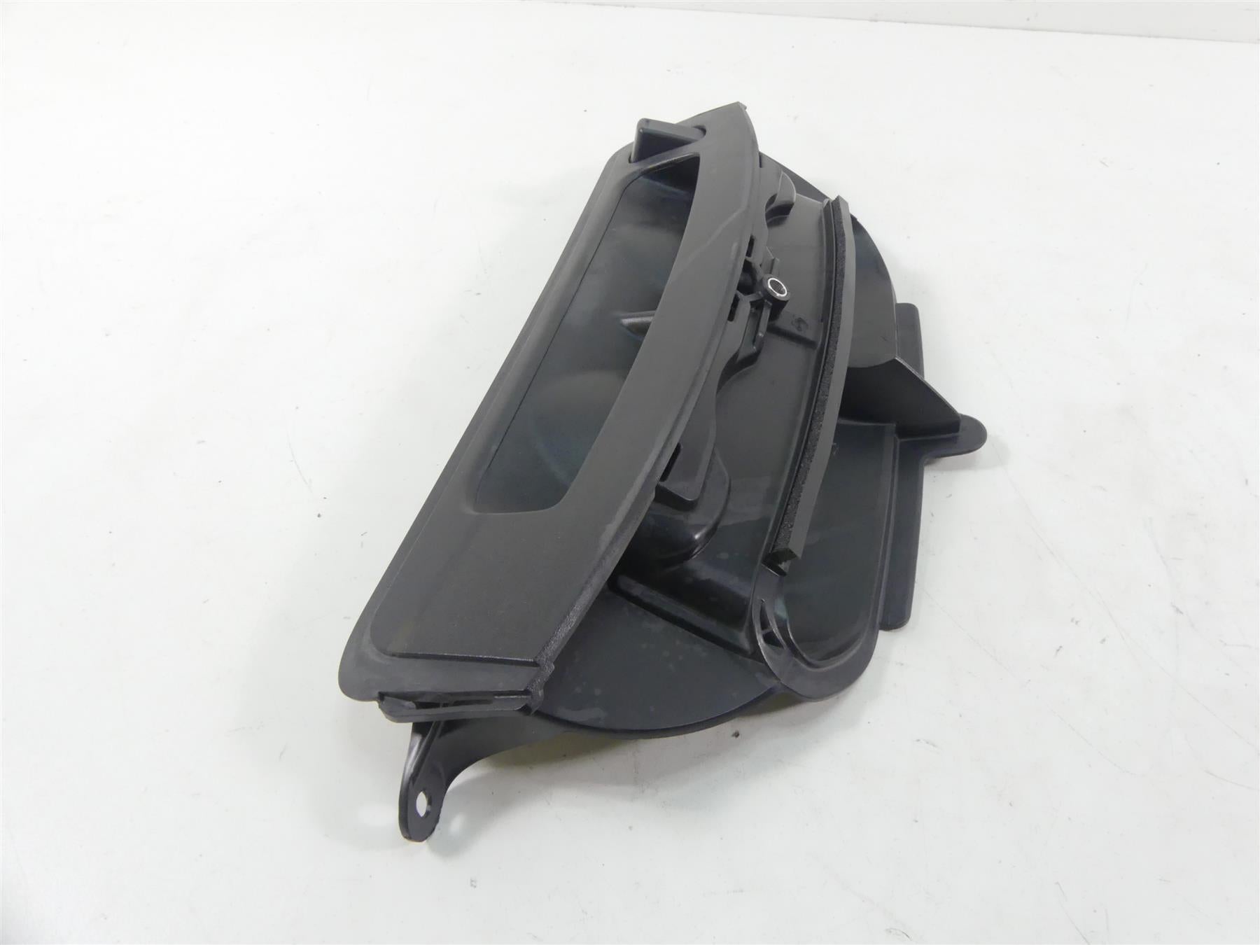 2014 Harley Touring FLHXS Street Glide Sp Front Fairing Air Duct Inlet 29200003 {{ shop.shopifyCountryName }} - Mototech271