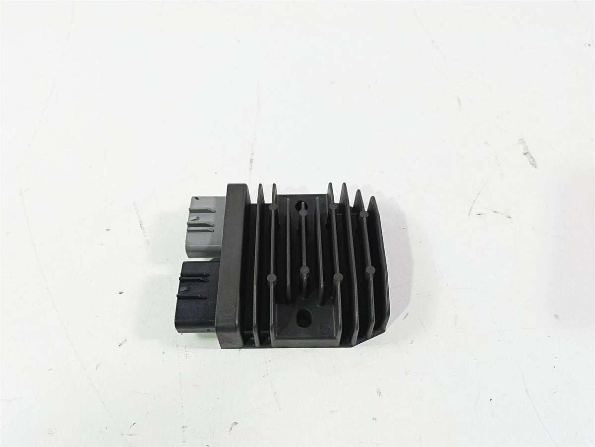 2017 Honda CBR600RR Voltage Regulator Rectifier FH020AA {{ shop.shopifyCountryName }} - Mototech271