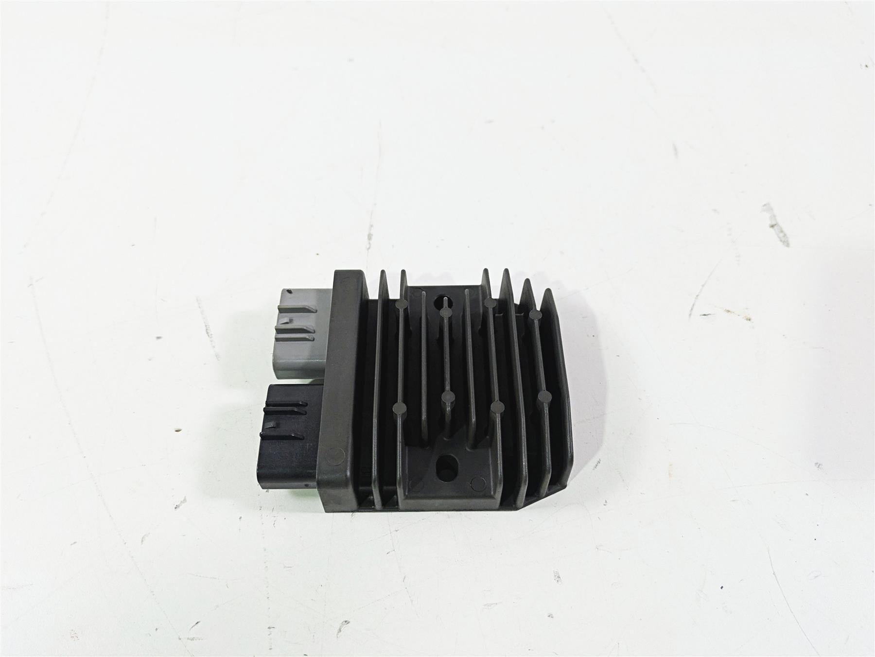2017 Honda CBR600RR Voltage Regulator Rectifier FH020AA {{ shop.shopifyCountryName }} - Mototech271