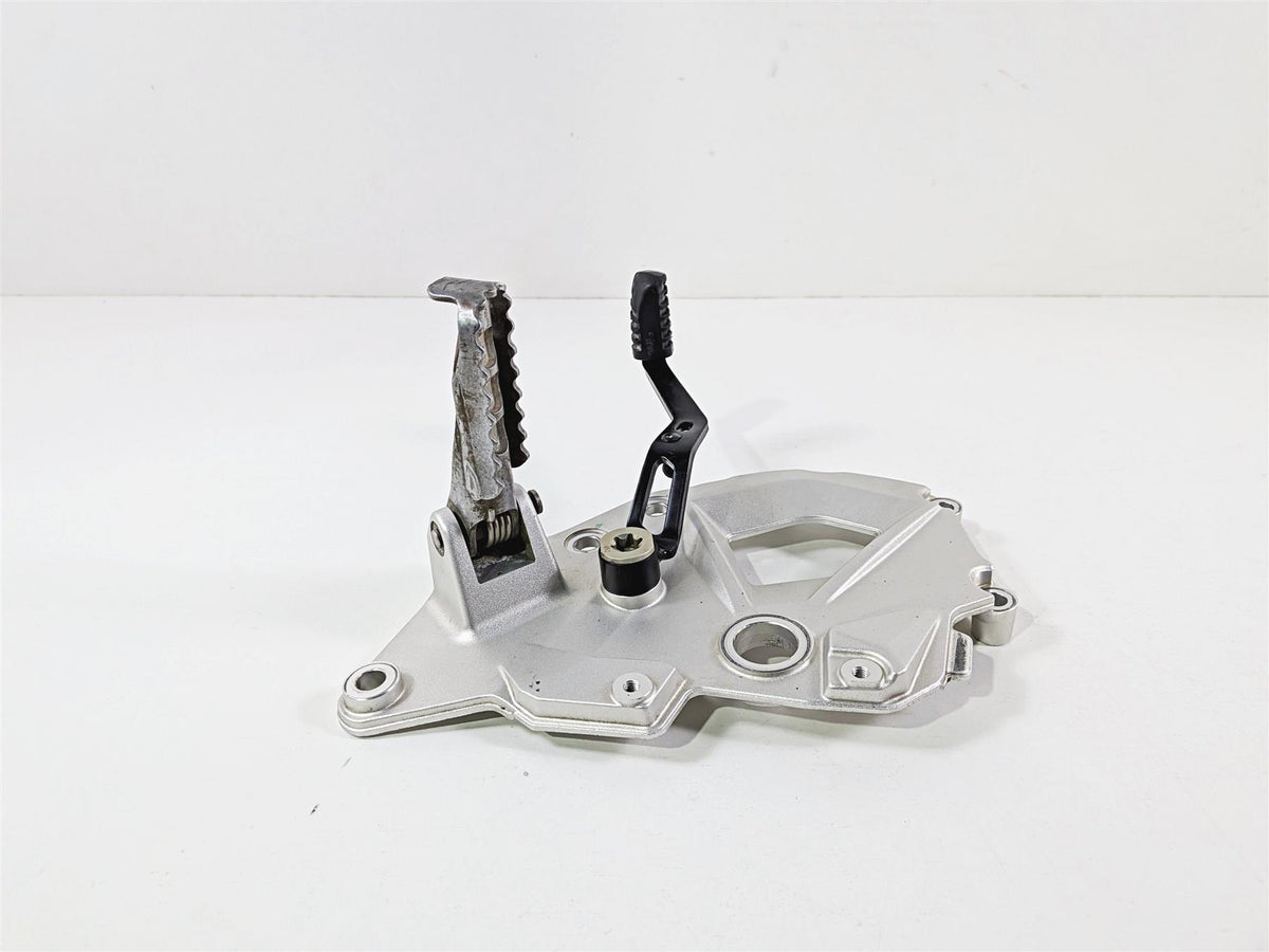 2023 BMW F850GS K81 Front Left Foot Peg & Shifter 46718393175 23418565155 {{ shop.shopifyCountryName }} - Mototech271