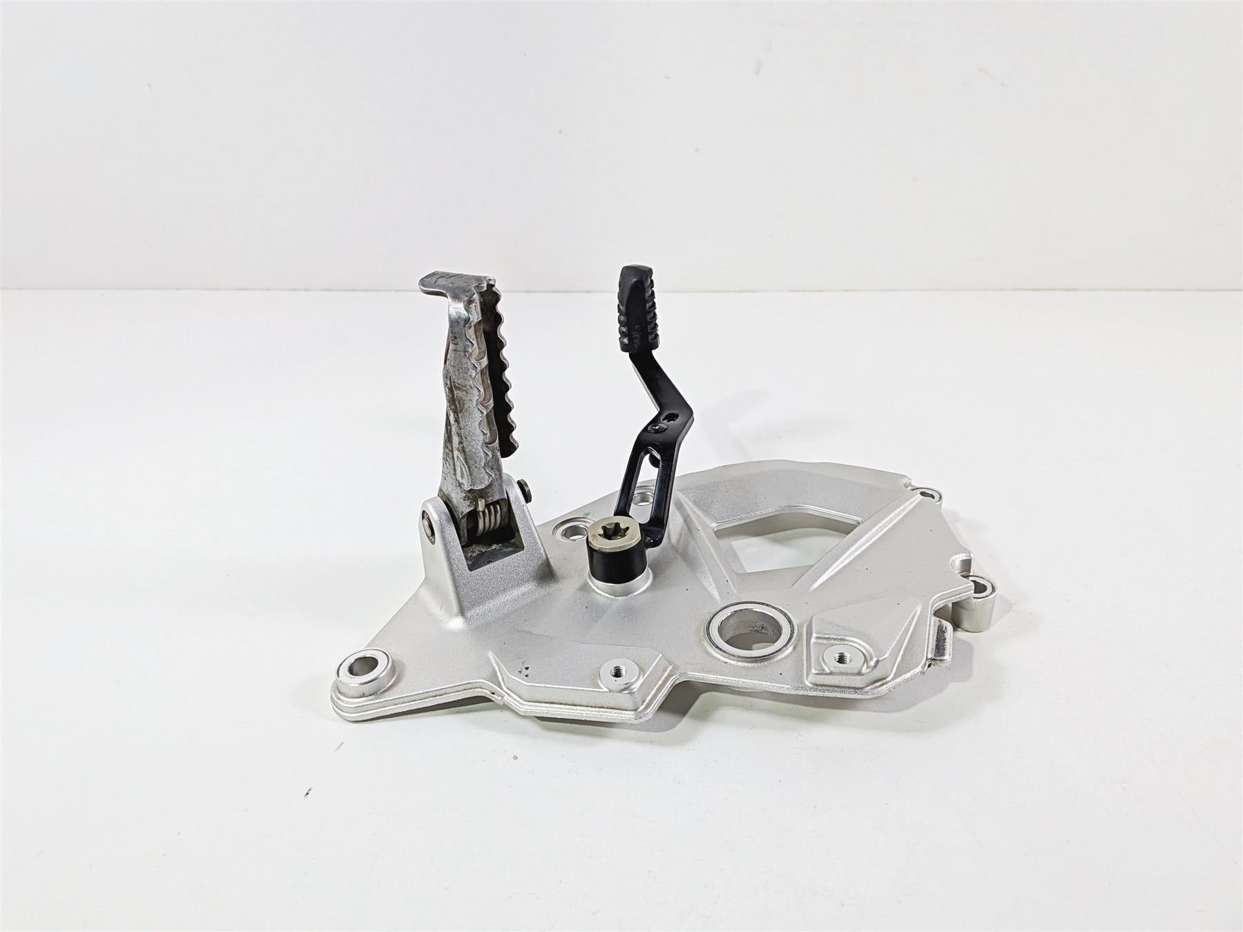 2023 BMW F850GS K81 Front Left Foot Peg & Shifter 46718393175 23418565155 {{ shop.shopifyCountryName }} - Mototech271